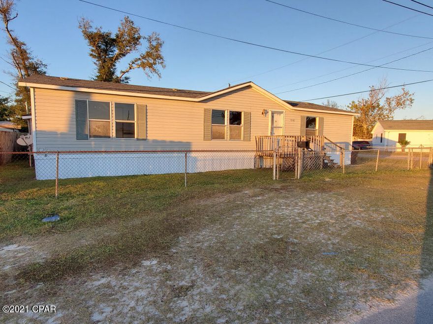 'CURRENTLY UNDER CONTRACT, SELLER ACCEPTING BACKUP OFFERS'. Opportunity knocks! Here is your chance to purchase 2 homes for the price of 1. These properties would make a great investment for the right buyer. There is a mobile home as well as a 2 bedroom home on the lot. Buy them and rent them out or rent one and live for free. This will not last long at this price! Cash buyers only. Properties being sold as is.