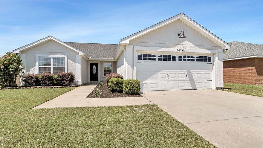 /*/*/* IMMACULATE HOME IN DISERABLE CHEROKEE HEIGHTS /*/*/* In one of Panama City's more popular neighborhoods this 3 BR 2 BA home is in walking distance to the zoned Elementary and Middle school. The open floor plan and neutral colors give this house an inviting feel. Hardwood floors throughout living room, dining room and kitchen. Carpet in all bedrooms. Master bedroom has a large bathroom with vanity area. This kitchen features granite counter tops, stainless steel appliances and includes a breakfast bar. Back yard is fenced in with a detached shed. All sizes are approximate and should be verified if important.