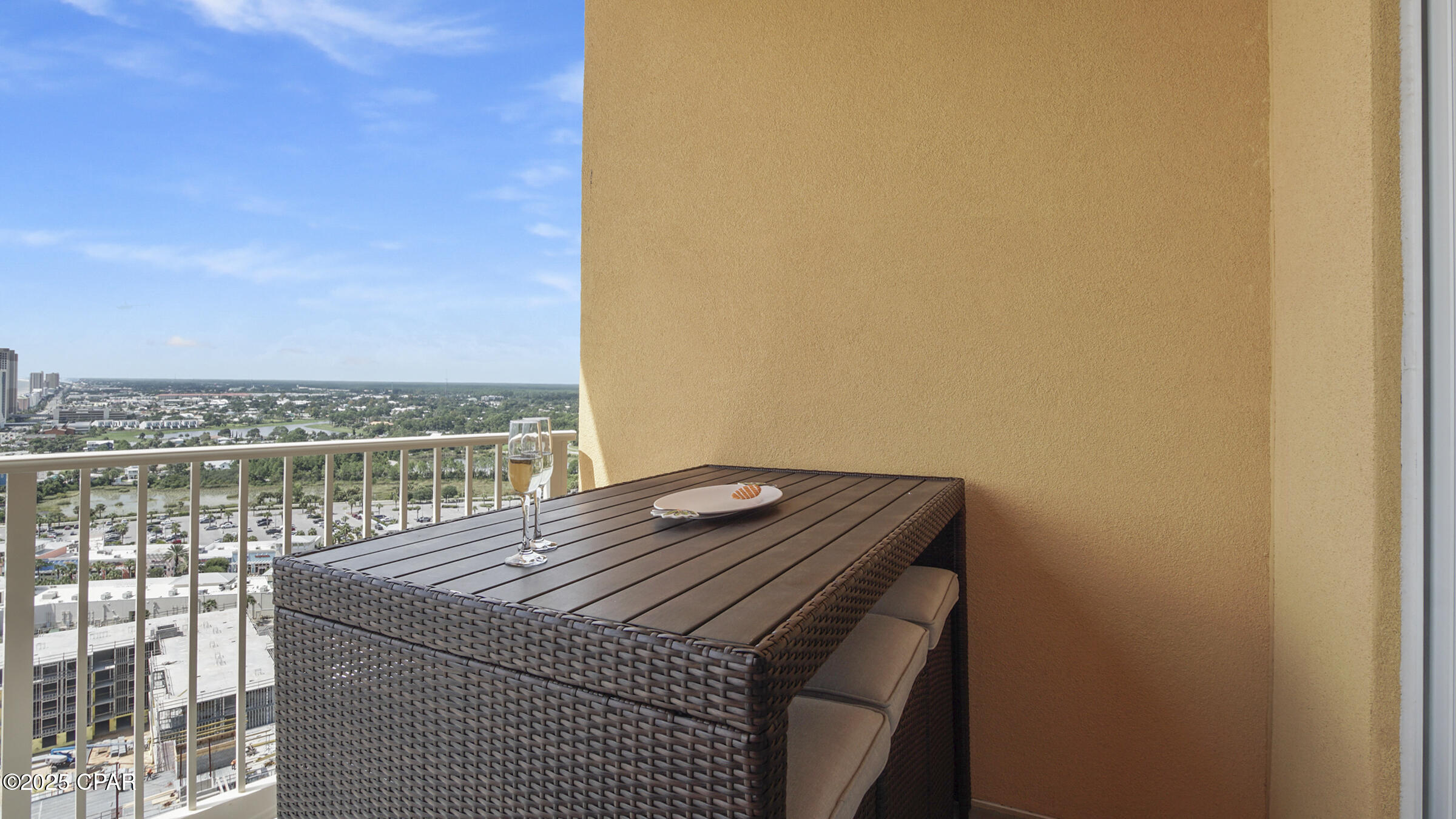 Calypso Towers III - Residential