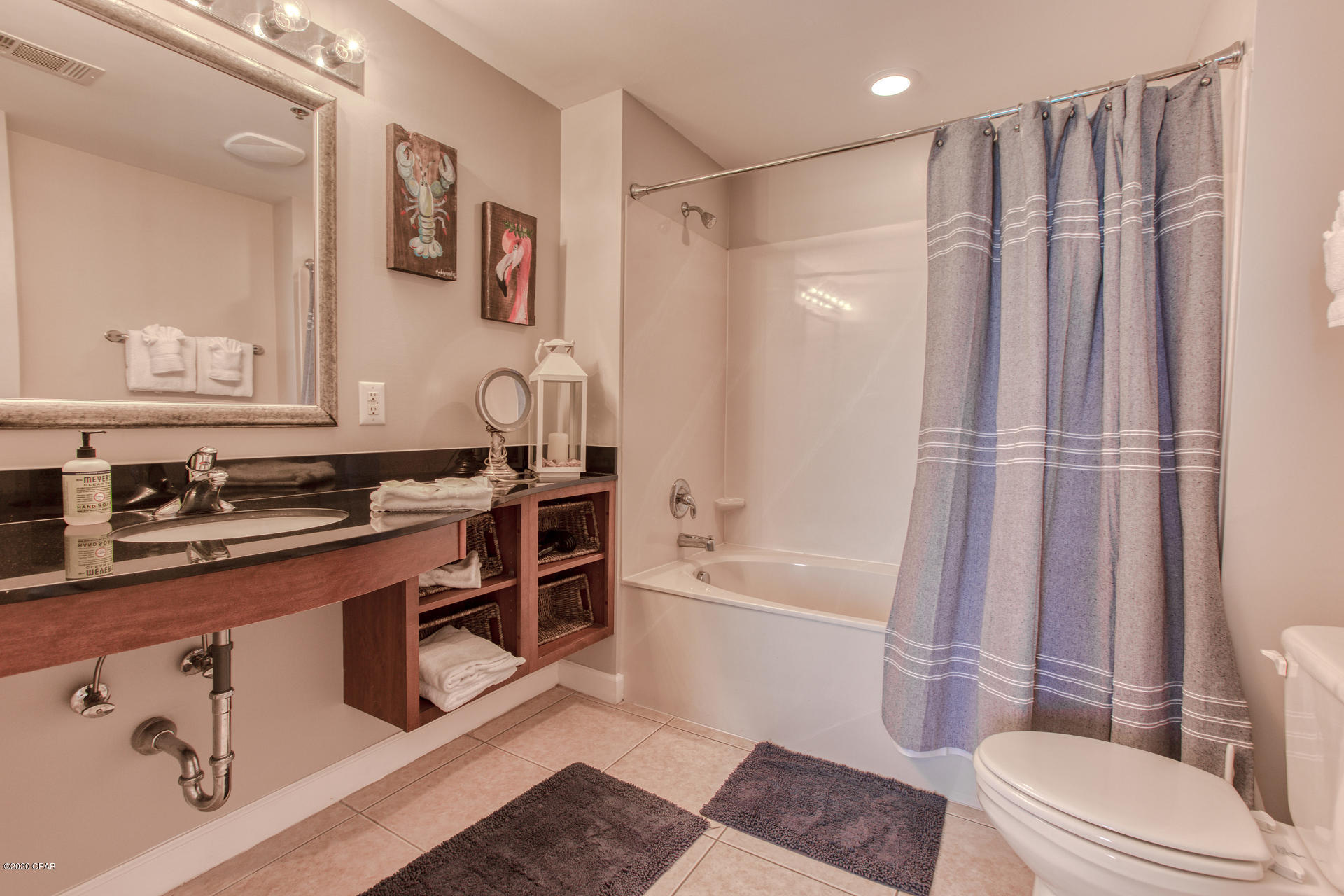 Splash Condo - Residential