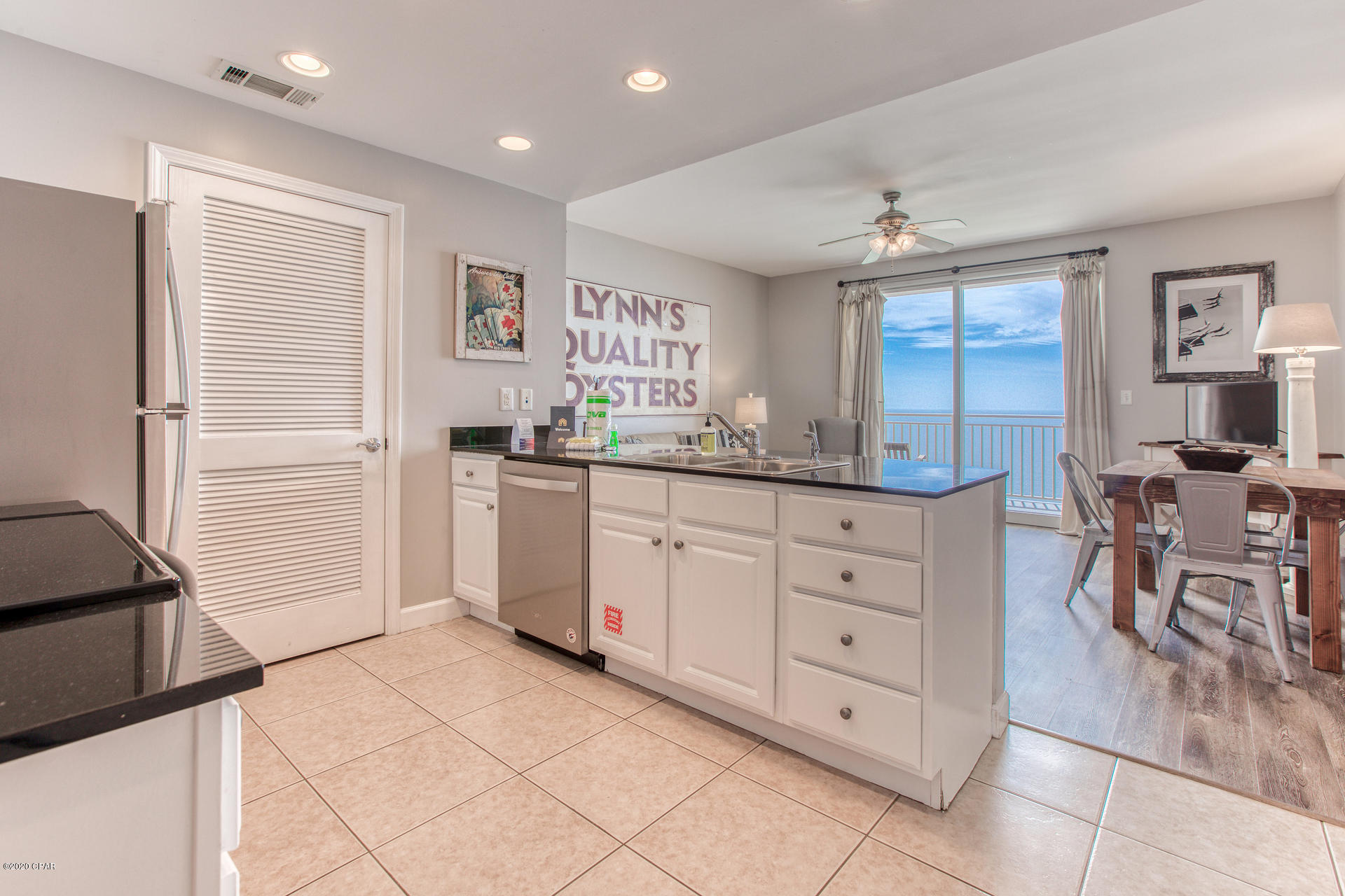 Splash Condo - Residential