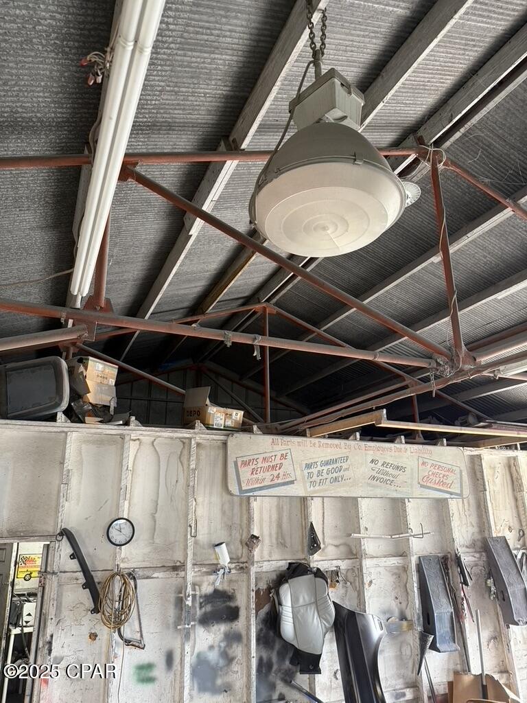 Highland City - Commercial Sale