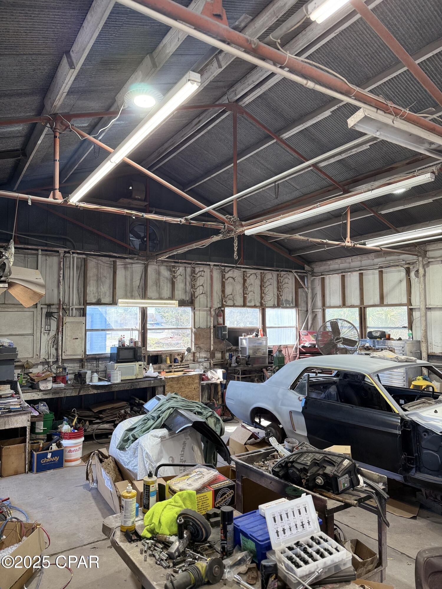 Highland City - Commercial Sale