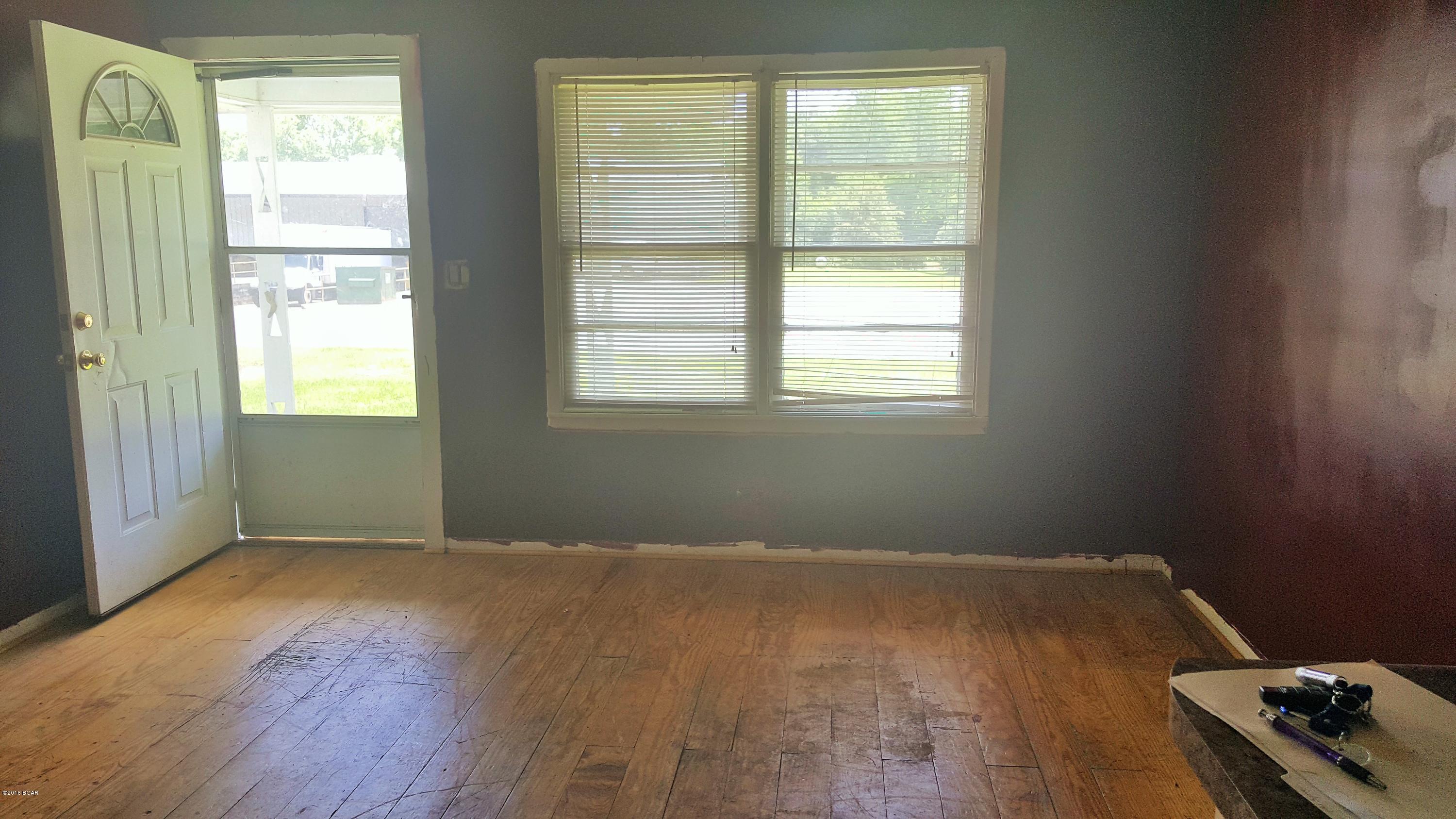 [No Recorded Subdiv] - Residential