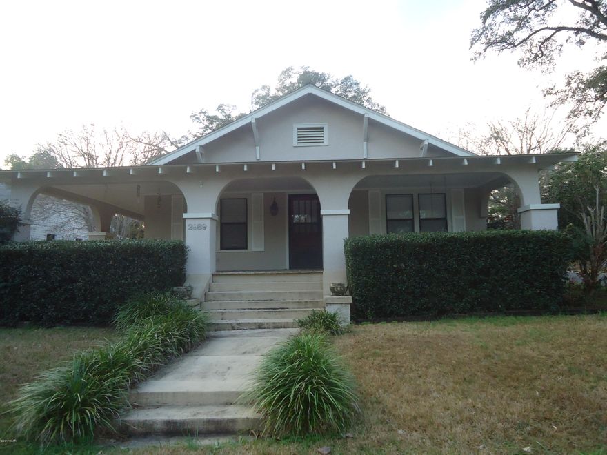 This 3 bedroom/ 2 bath home is on the corner of Caledonia and Kelly in beautiful Marianna, FL.  It has hardwood floors and carpet.  The Owner states that hardwood in under the carpet.  This home boasts 5 fireplaces. There's one in each bedroom and in the living room and dining.  The electrical and the central heat and air have been updated.  Owner states the roof is only 10 years old.  It also has a guest house/mother-in-law suite/office behind the house with a separate entrance.  Too much to list! Must see!!!