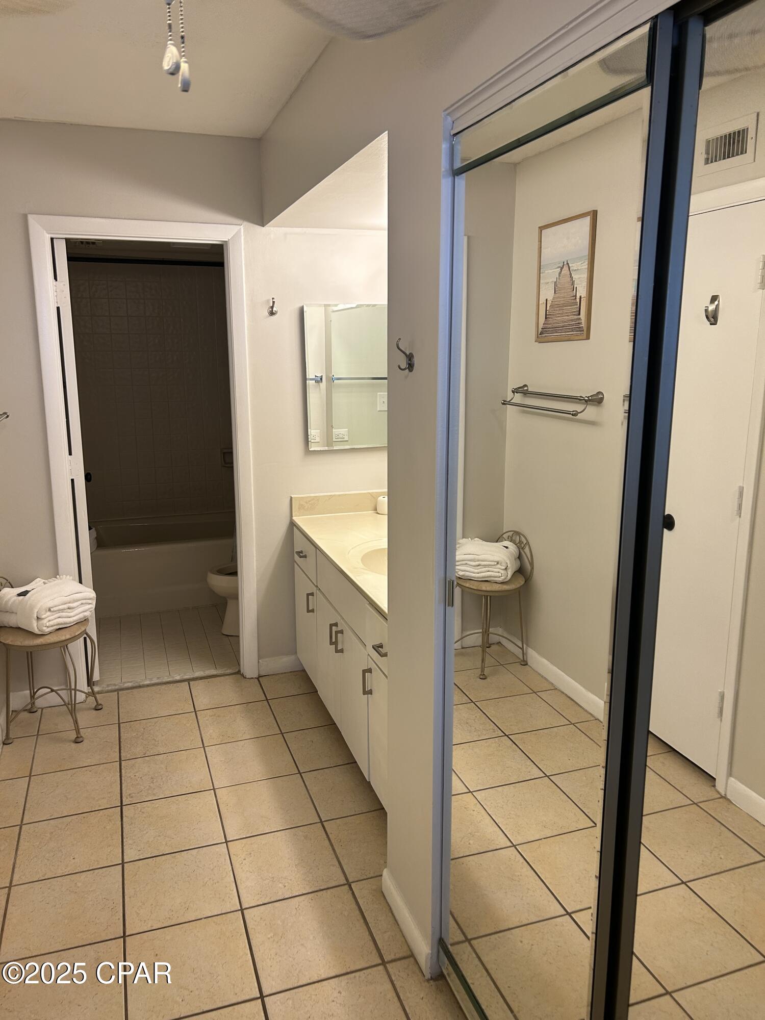 Summerhouse Condo. - Residential