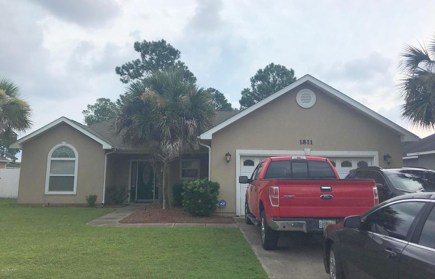 Nice Lynn Haven home in Magnolia Meadows with 3 bdrms and 2 baths.  The home features an open concept and split bedroom plan. Large lot with privacy fenced backyard and all appliances convey.