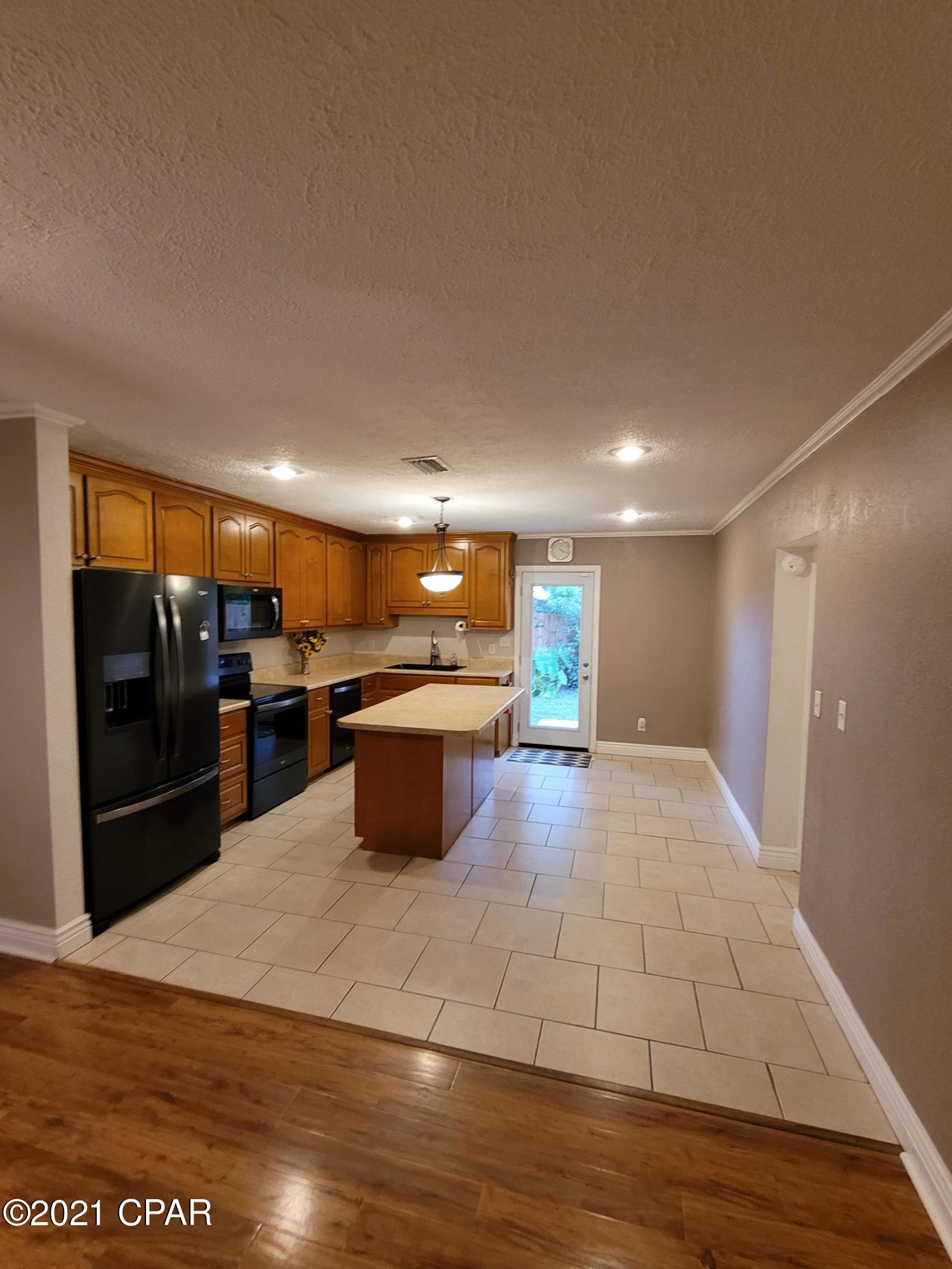 [No Recorded Subdiv] - Residential Lease