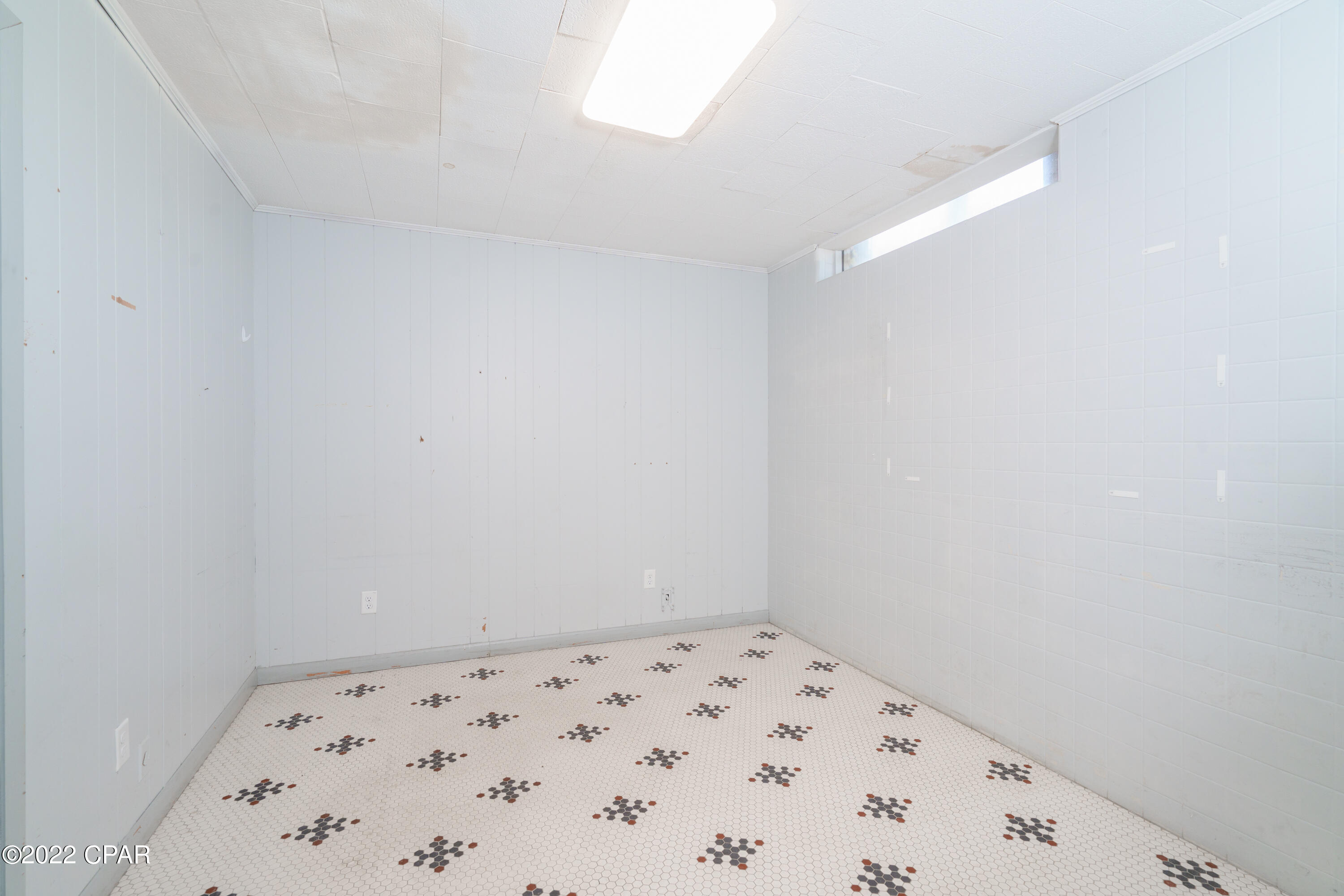 Drummond & Ware Add - Commercial Lease