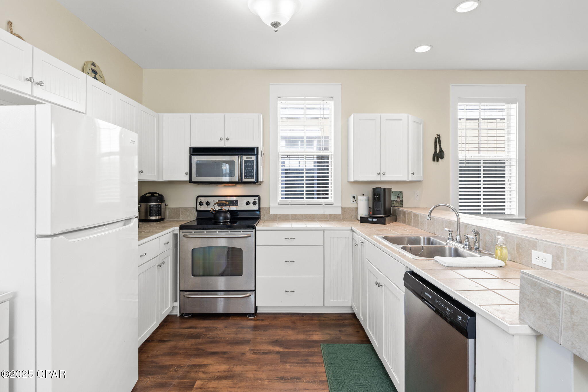 Barefoot Cottages - Residential