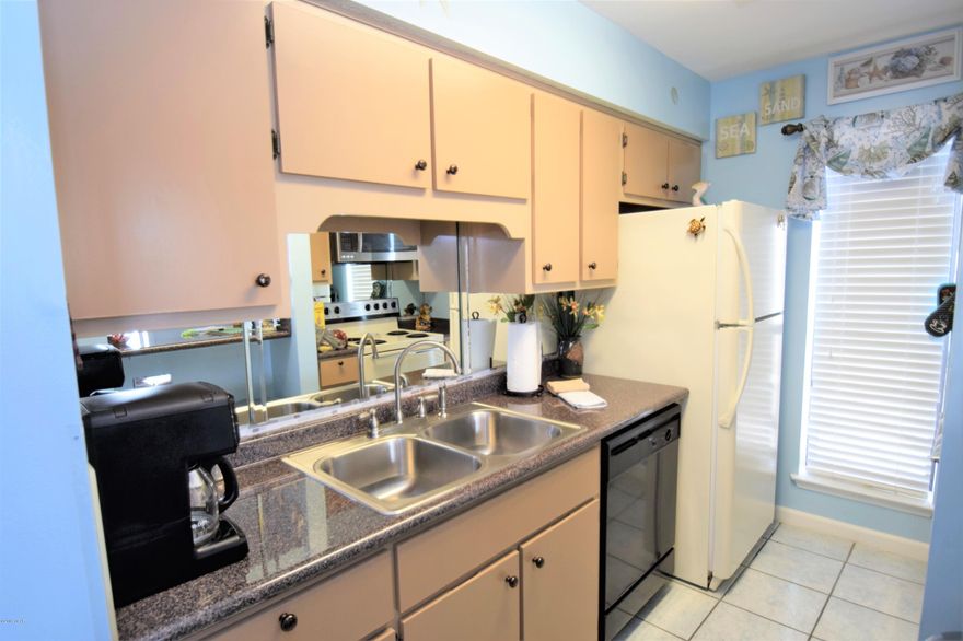 Here is your chance to own a two Bedroom two bathroom Renovated Condo in Endless Summer. The 2nd floor loft has been remodeled and is now a

bedroom with a private bath. Their is Vinyl plank and ceramic tile flooring throughout. The Condo has been tastefully painted, decorated, and is well maintained.

Endless Summer has two pools, a hot tub, and is just across the street from Beach Access 70. Located approximately 1.5 miles West of pier Park you are close

to Dining ,Shopping and Entertainment.