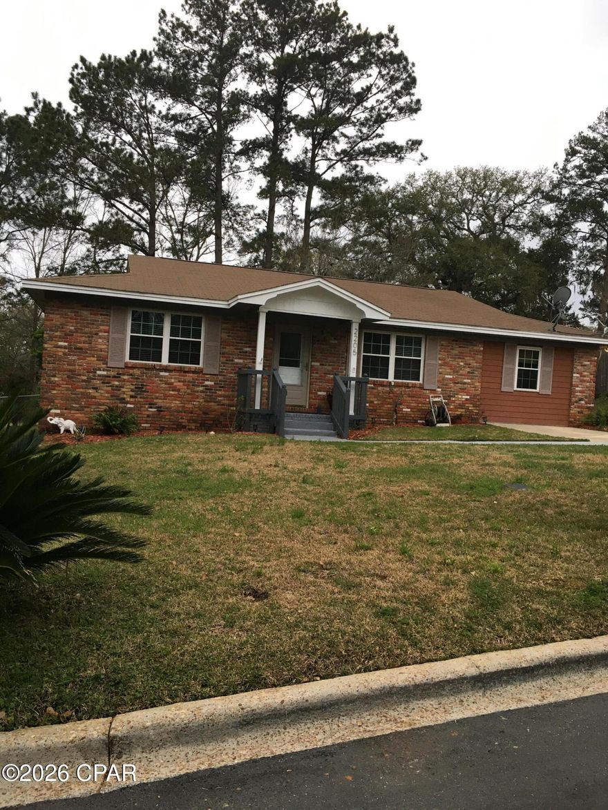 Come home to this Eastgate beauty! This home is a 3/2 with an enclosed garage which can be used as a bedroom, family room or hobby room. The large back yard is fenced and has a garden shed and a 20x28 storage shed. The home has laminate wood flooring in the living room and bedrooms, and tile flooring in the kitchen, baths and hallway. The kitchen and baths have quartz countertops. Leaf Filter gutters have been installed on all sides of the home. All appliances are less than 5 years old. 

The home is located in a quiet neighborhood. which is close to I 10, shopping, and restaurants.