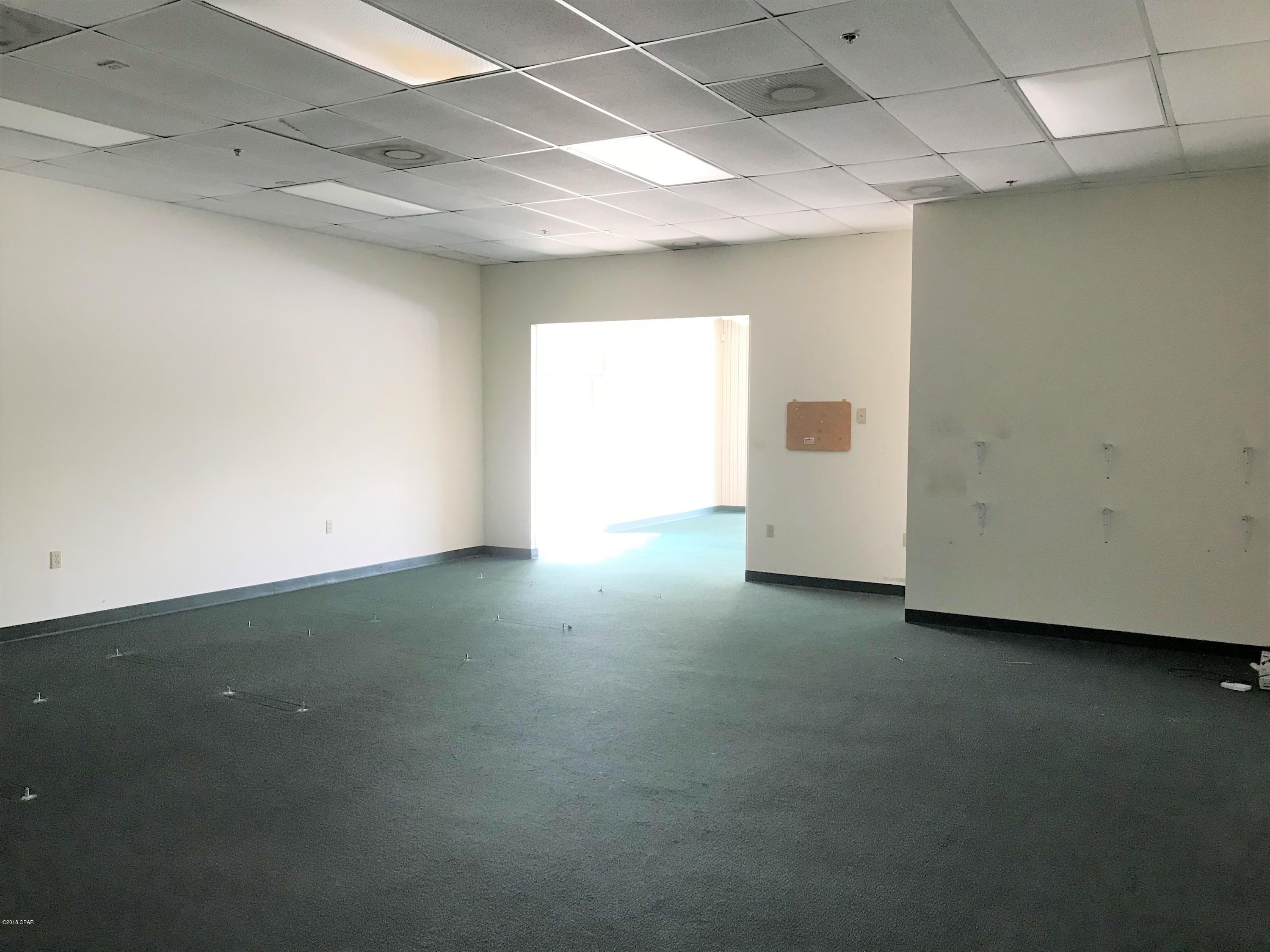 Lyndell Commercial Park - Commercial Lease