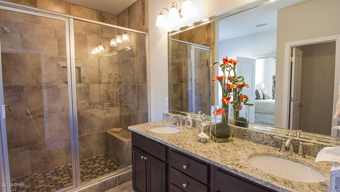 Emerald Cove Villas - Residential