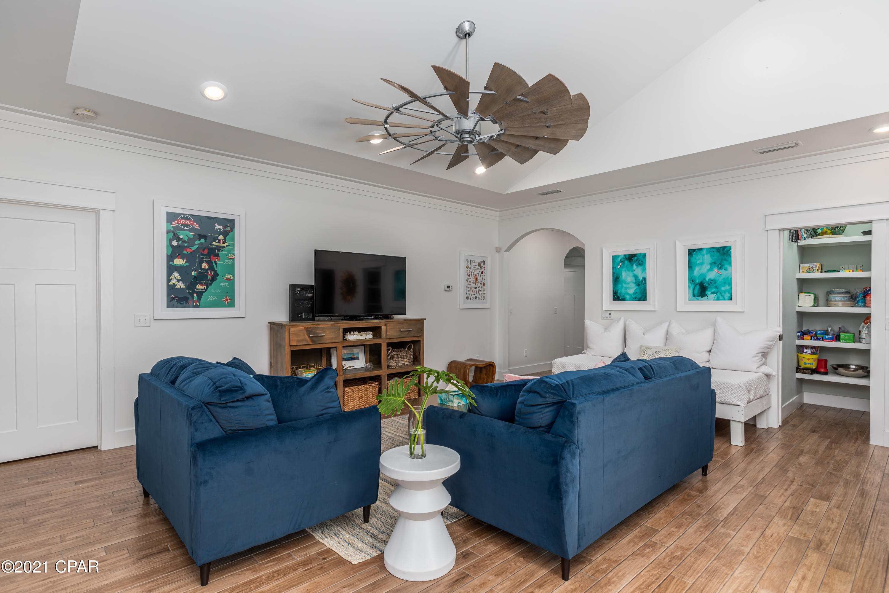 Laguna Beach Estates 7th Add - Residential