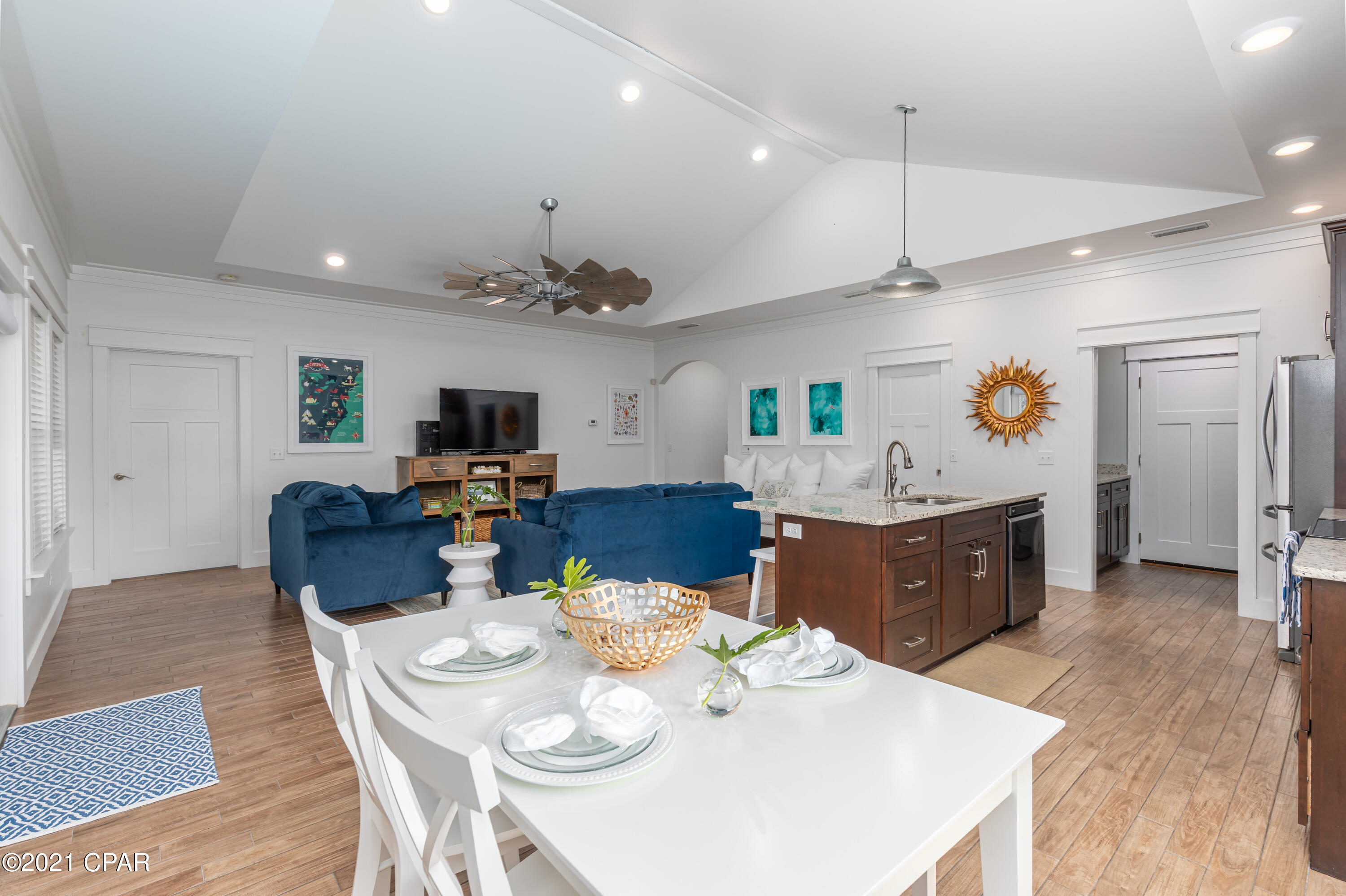 Laguna Beach Estates 7th Add - Residential