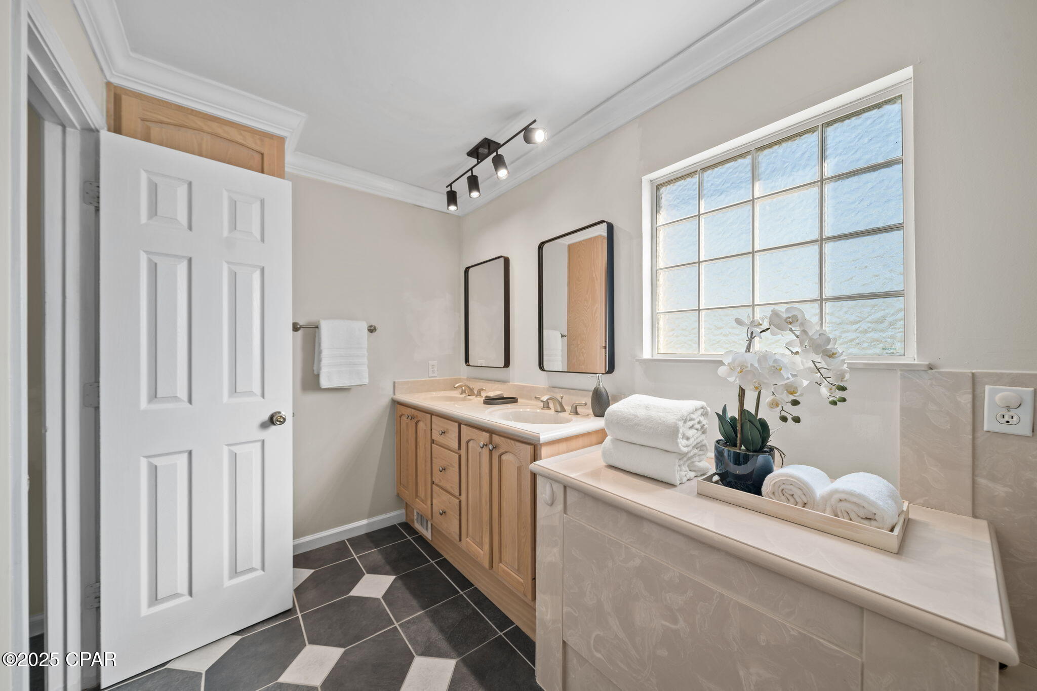 Baywood Shores Est Unit 4 - Residential