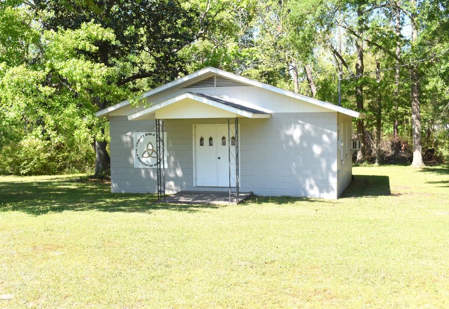 Previously used as a church and featuring more than 950 sq. ft, two half baths and a large storage closet this block building has great possibilities. Property is located inside Bonifay city limits, walking distance from schools and Hwy 79.