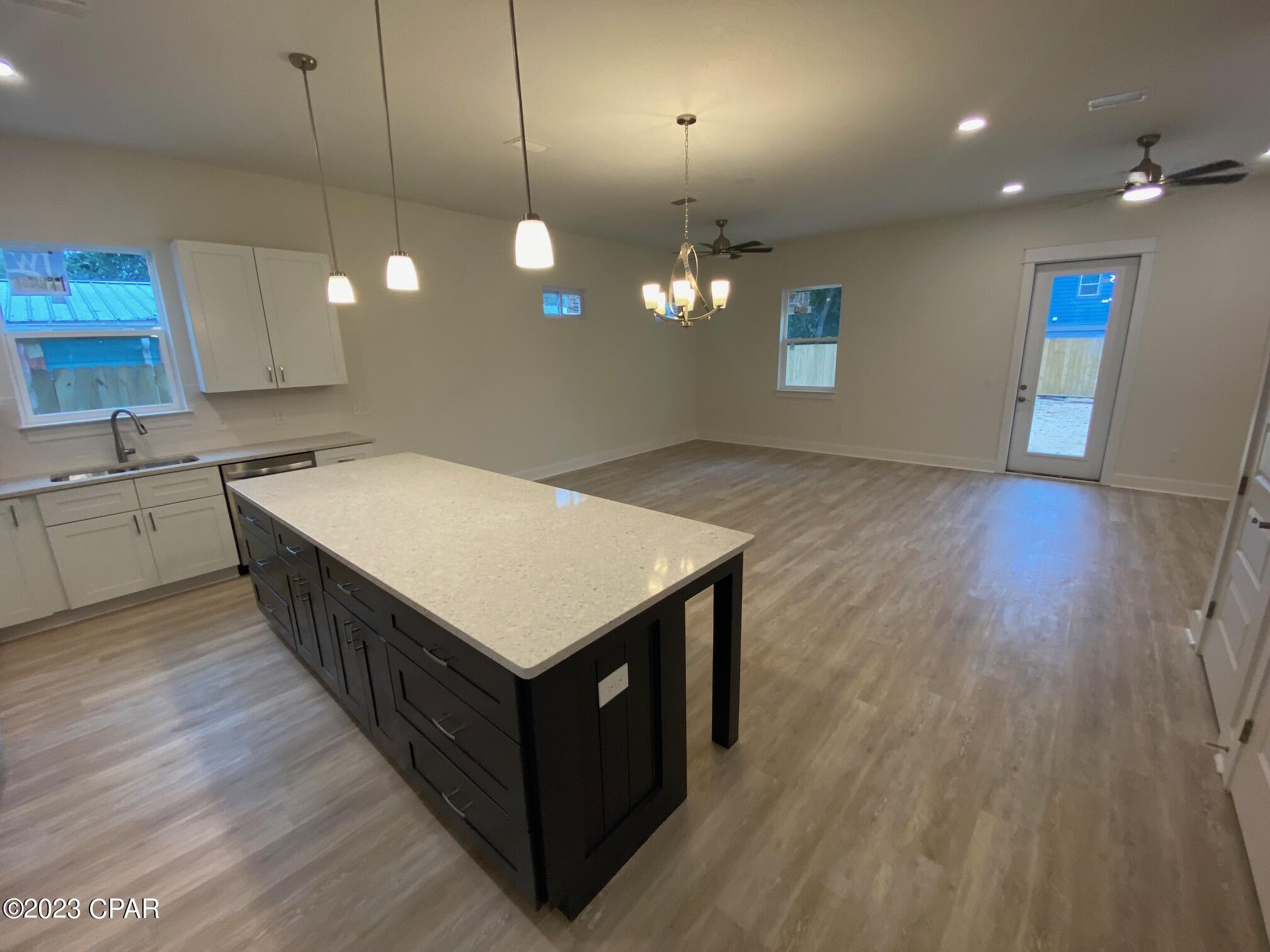 Laguna Beach Estates 9th Add - Residential