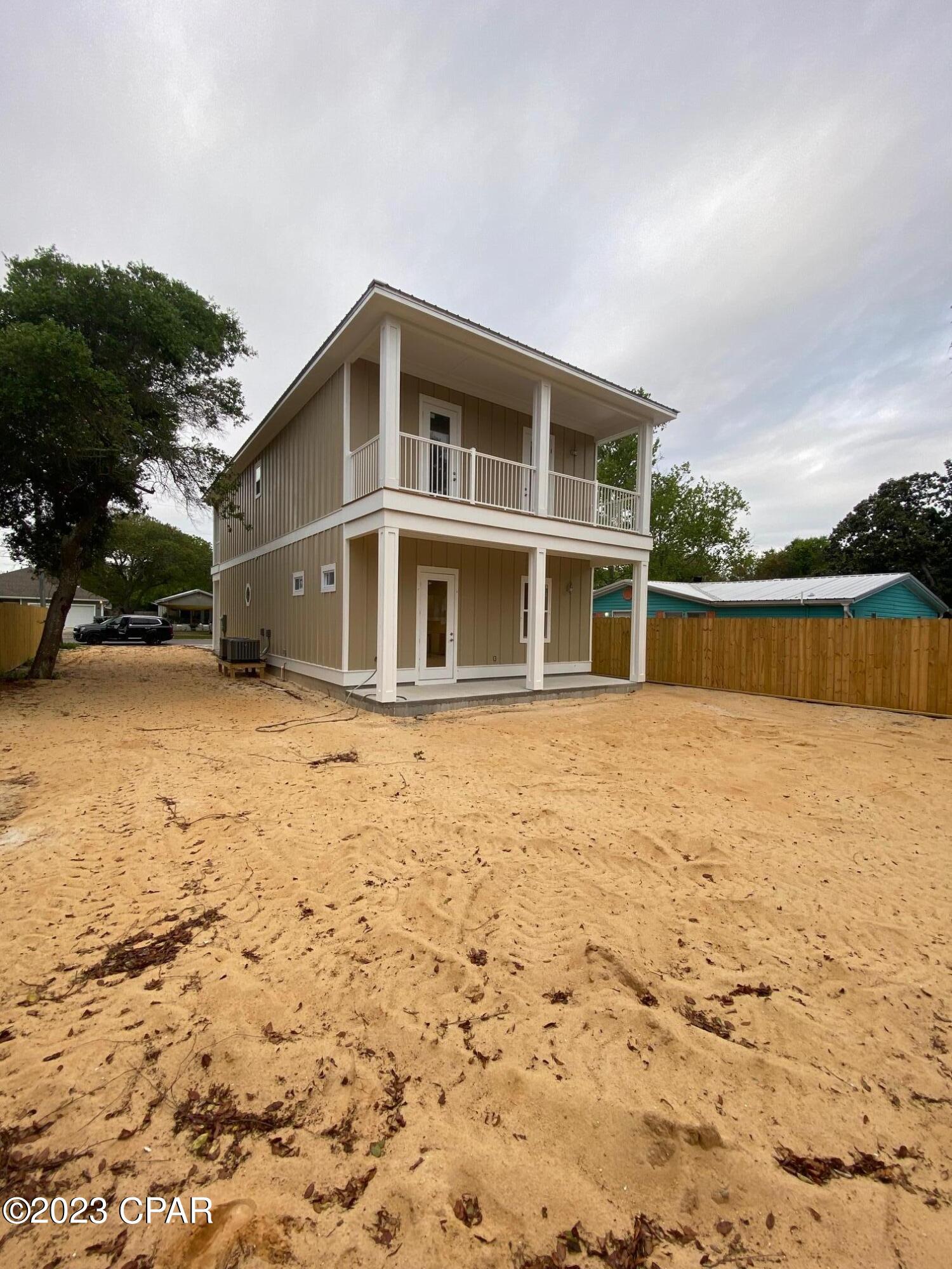 Laguna Beach Estates 9th Add - Residential