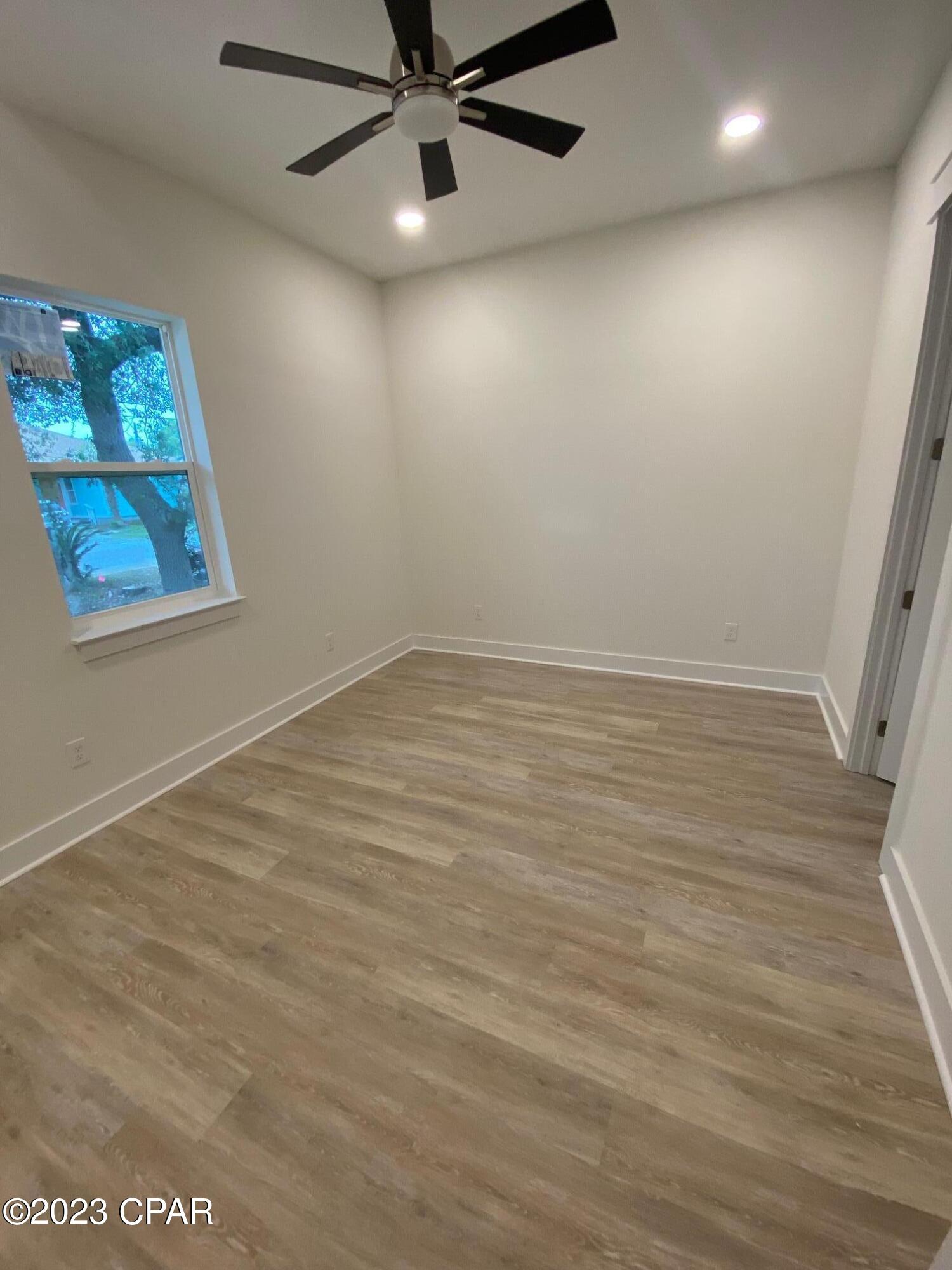 Laguna Beach Estates 9th Add - Residential