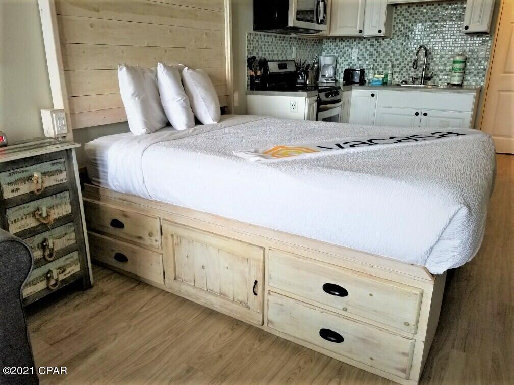 Fontainebleau Terrace - Residential