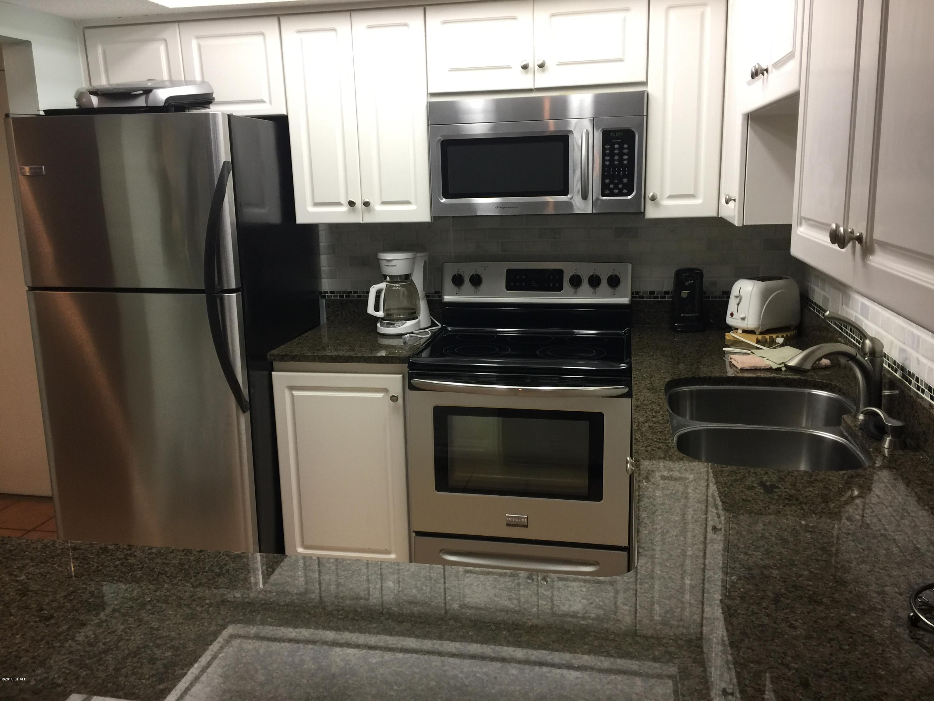 Lagoon Towers Phase I - Residential