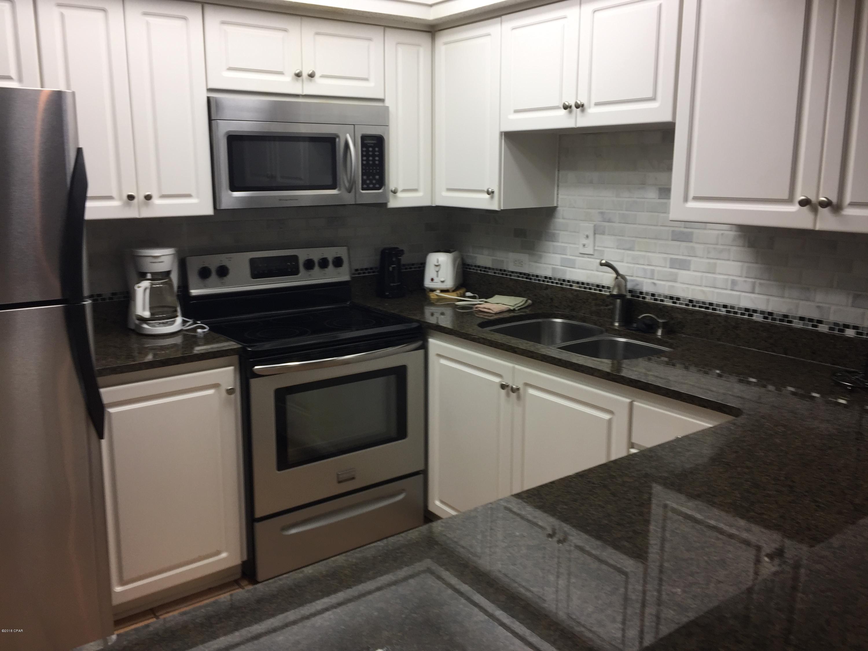 Lagoon Towers Phase I - Residential