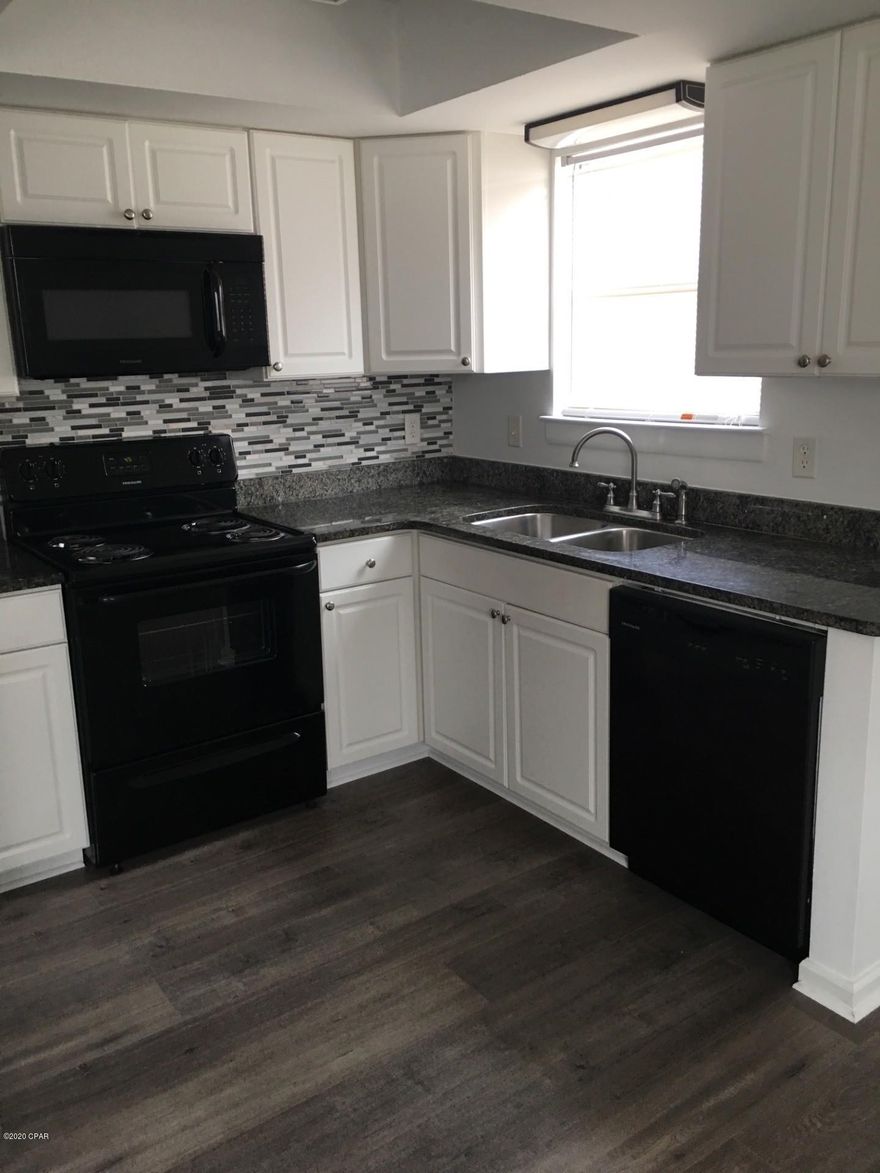 *EAST GARDEN APARTMENTS*



This apartment offers 2 Bedrooms and 2 baths, located in Springfield. Downstairs unit with an open kitchen with granite counter-tops and all-electric appliances. Bathrooms have granite counter-tops as well. W/D hookups.



*All pets are a part of the application process and are subject to the homeowner's approval*