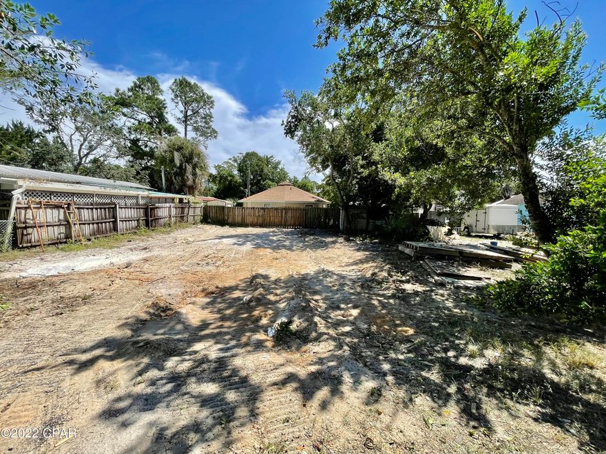 Location location location, one and half block to the protected laguna beach shore.

build your dream home, and have a piece of heaven.