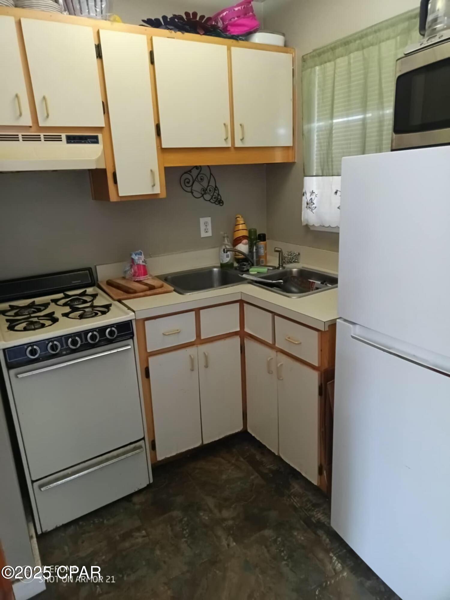 Pirate's Cove Inlet Condo Ph 3 - Residential