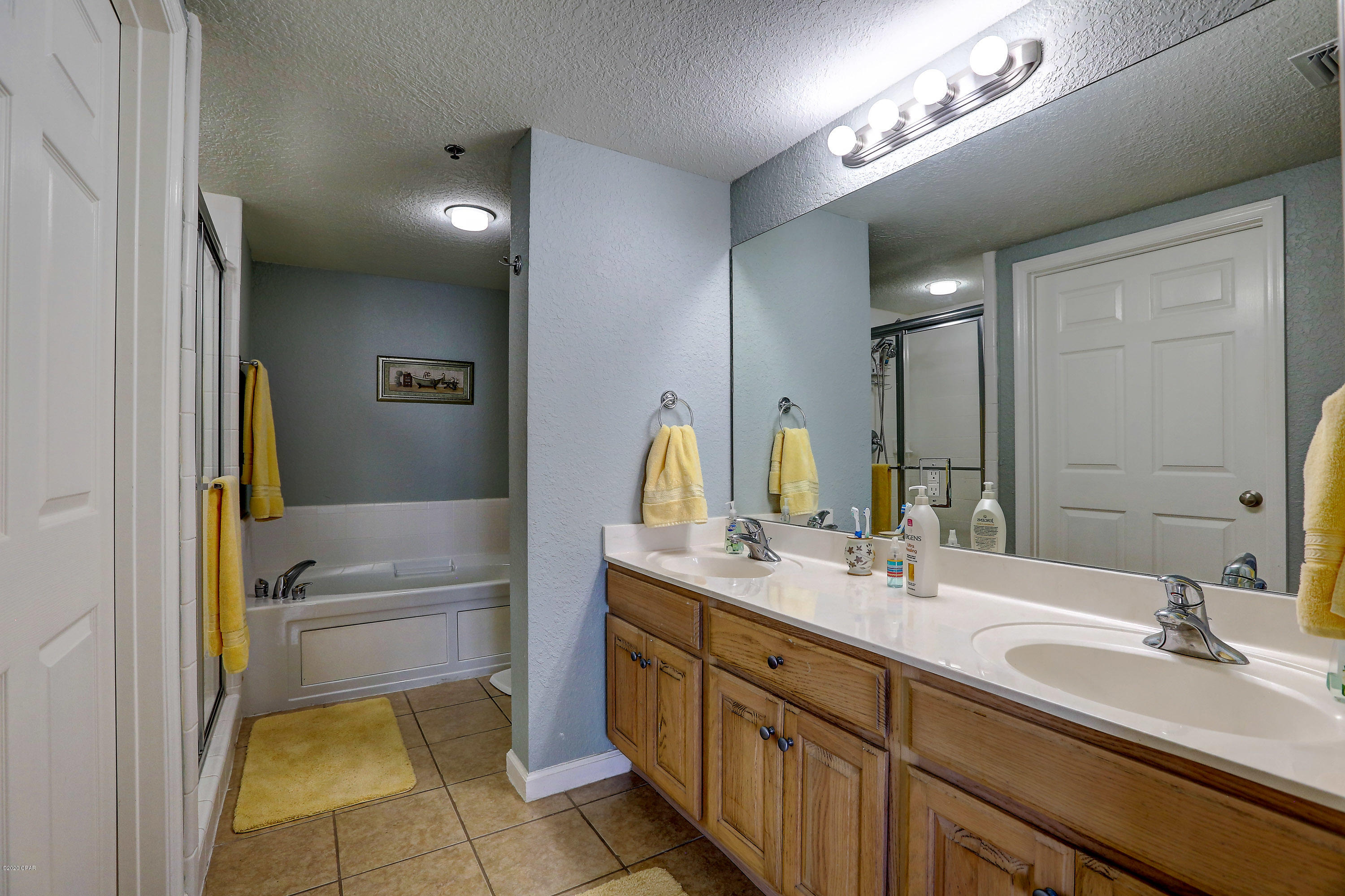 Hibiscus By The Bay - Residential