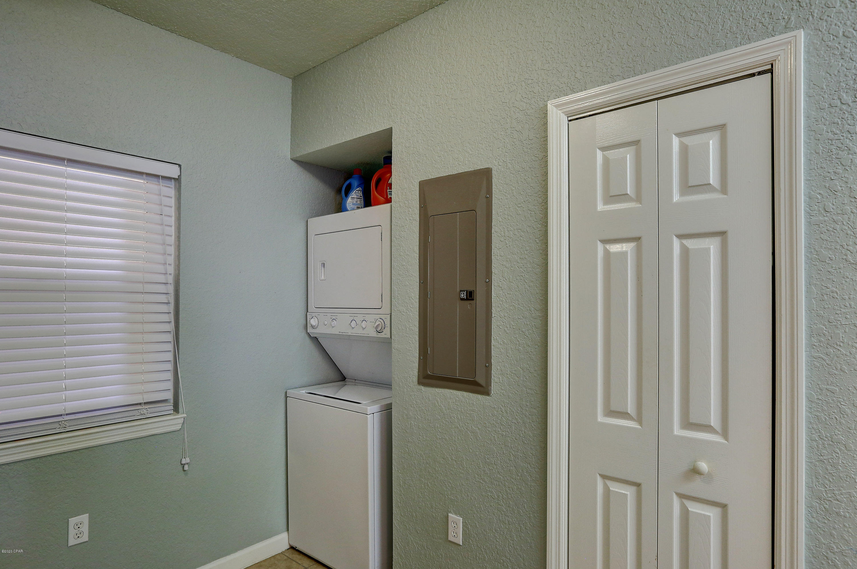 Hibiscus By The Bay - Residential