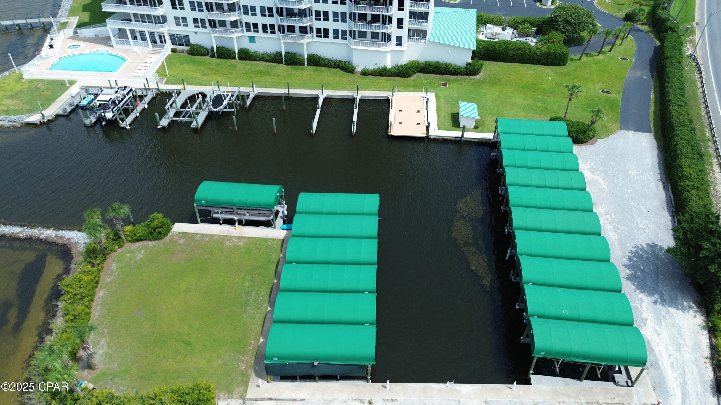 Marina Bay Condo - Residential