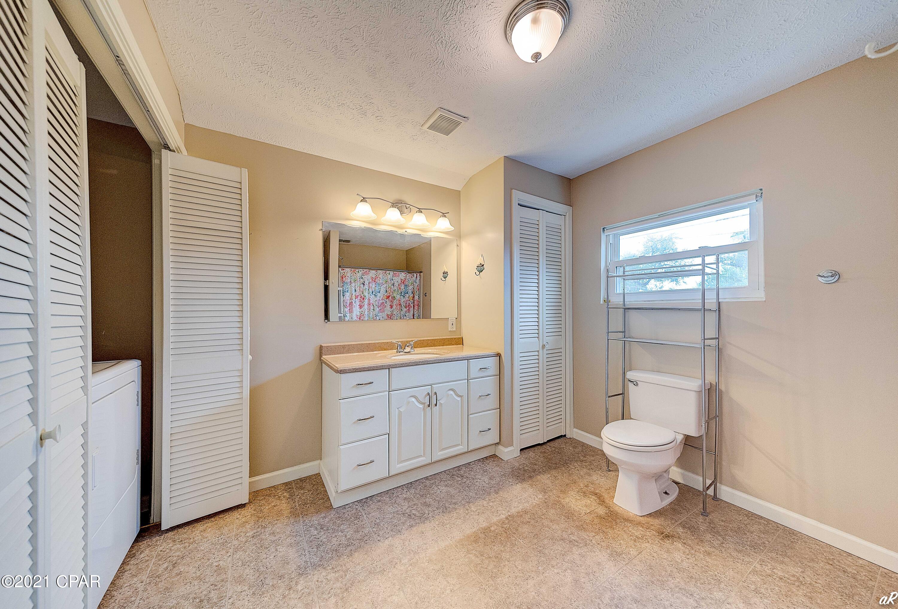 Cove Terrace 3rd Add - Residential Lease