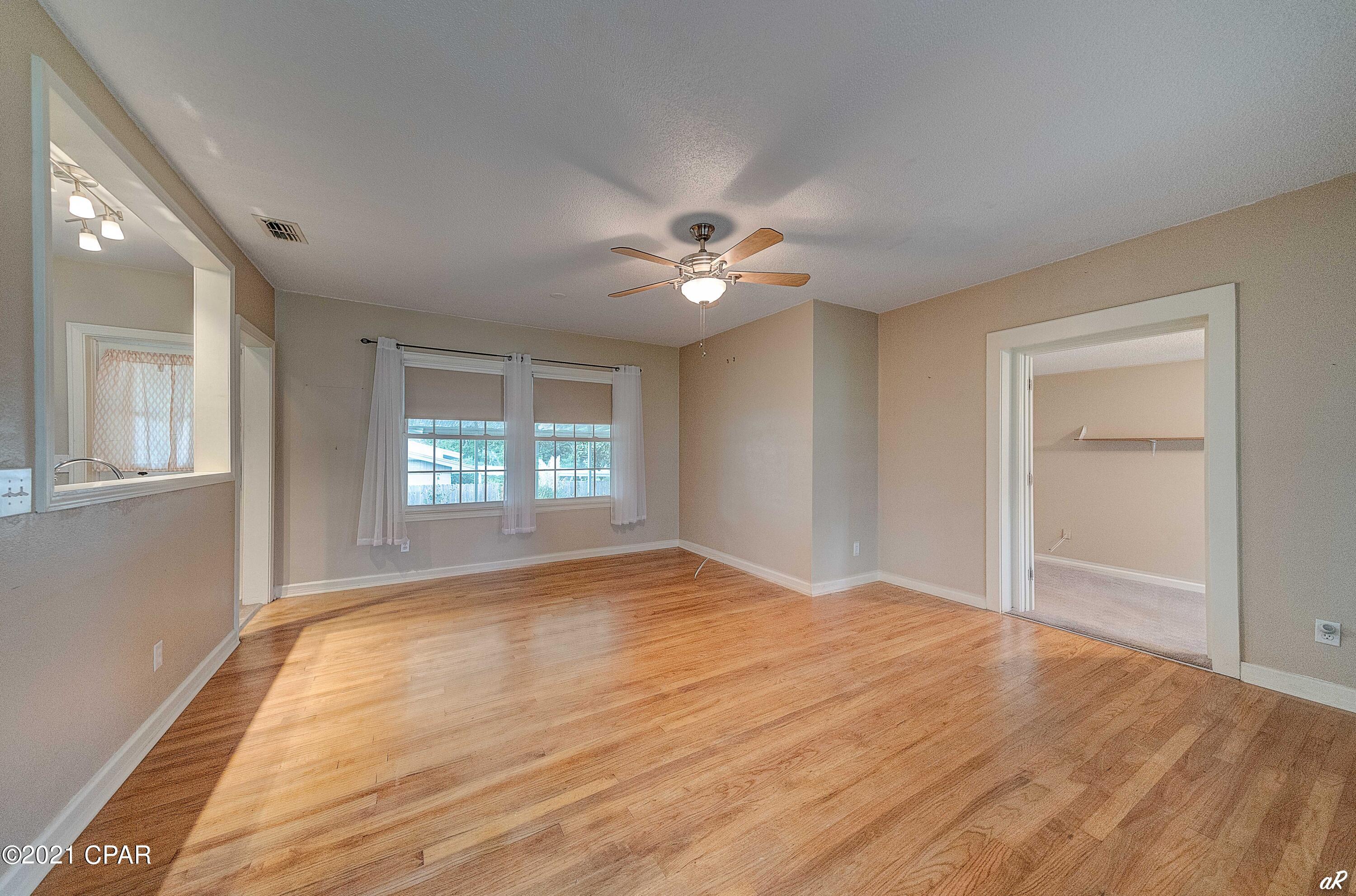 Cove Terrace 3rd Add - Residential Lease