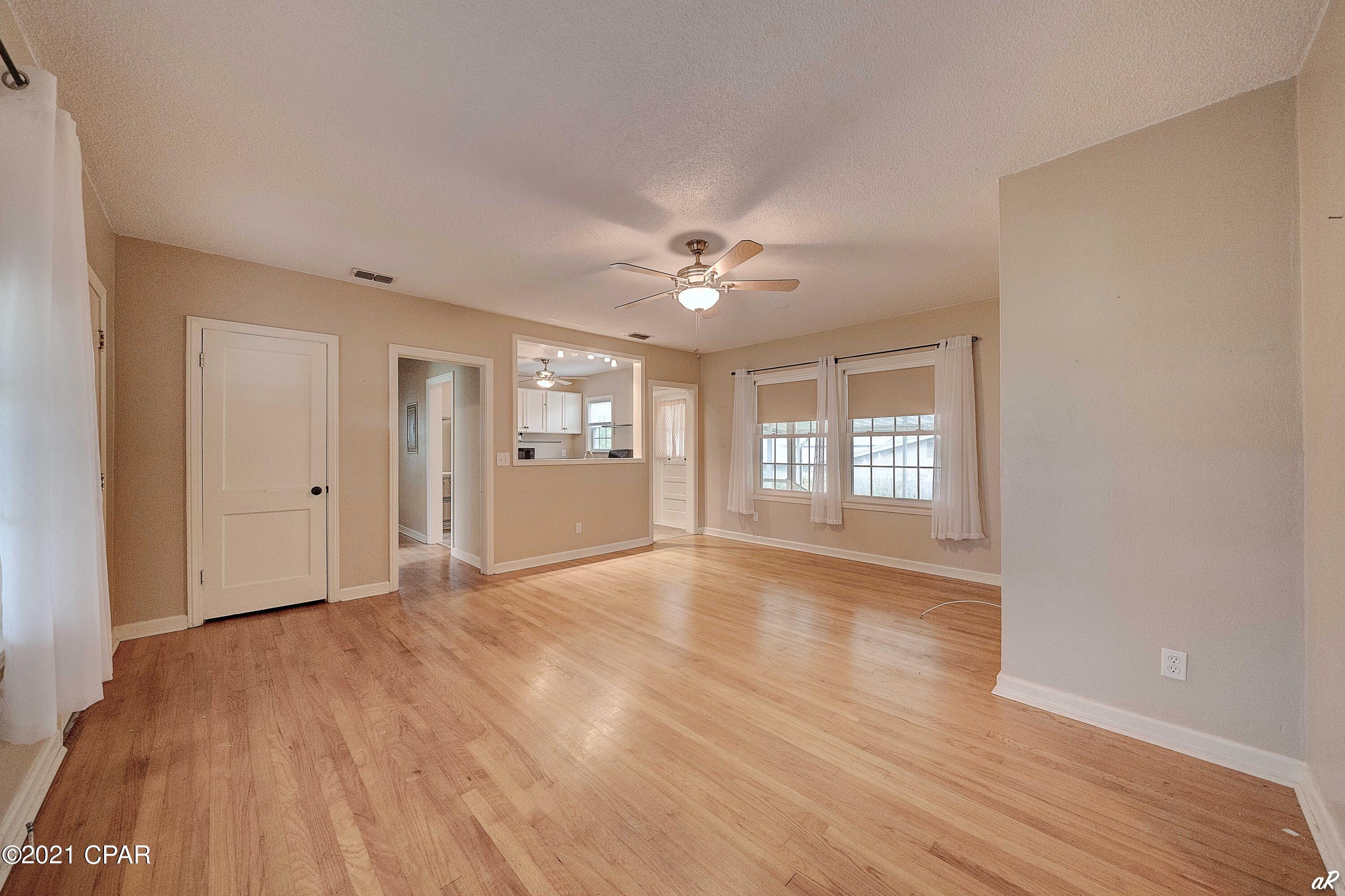 Cove Terrace 3rd Add - Residential Lease