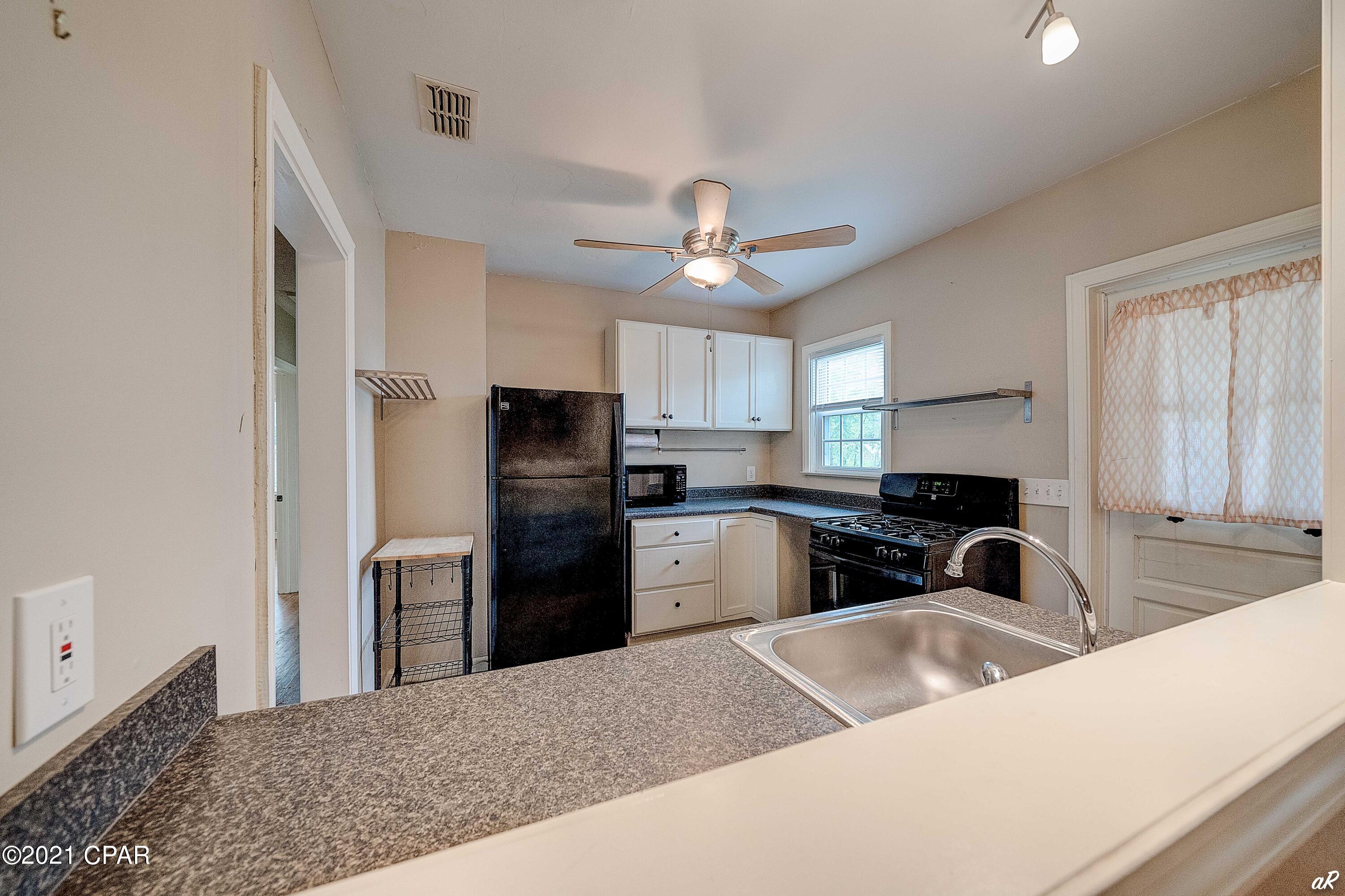 Cove Terrace 3rd Add - Residential Lease