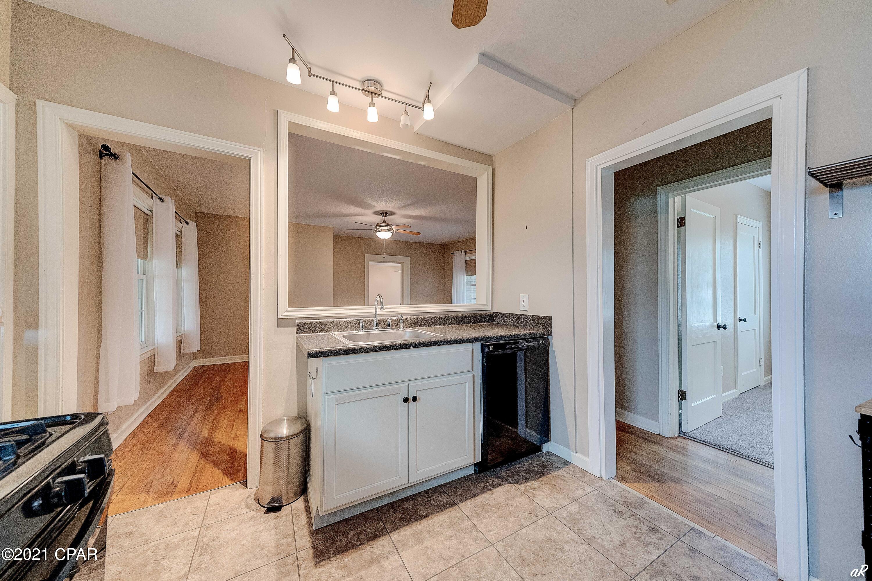 Cove Terrace 3rd Add - Residential Lease