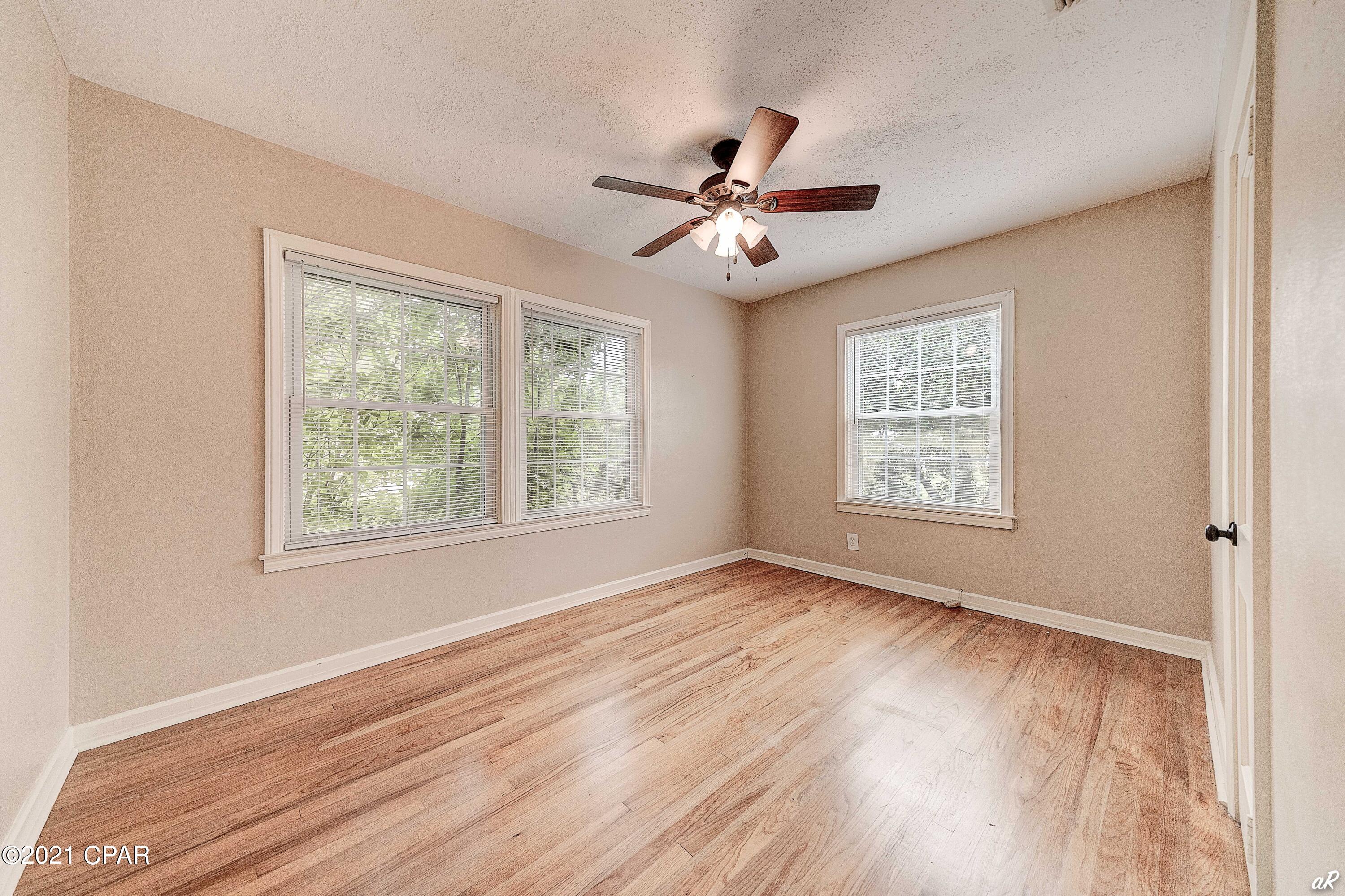 Cove Terrace 3rd Add - Residential Lease