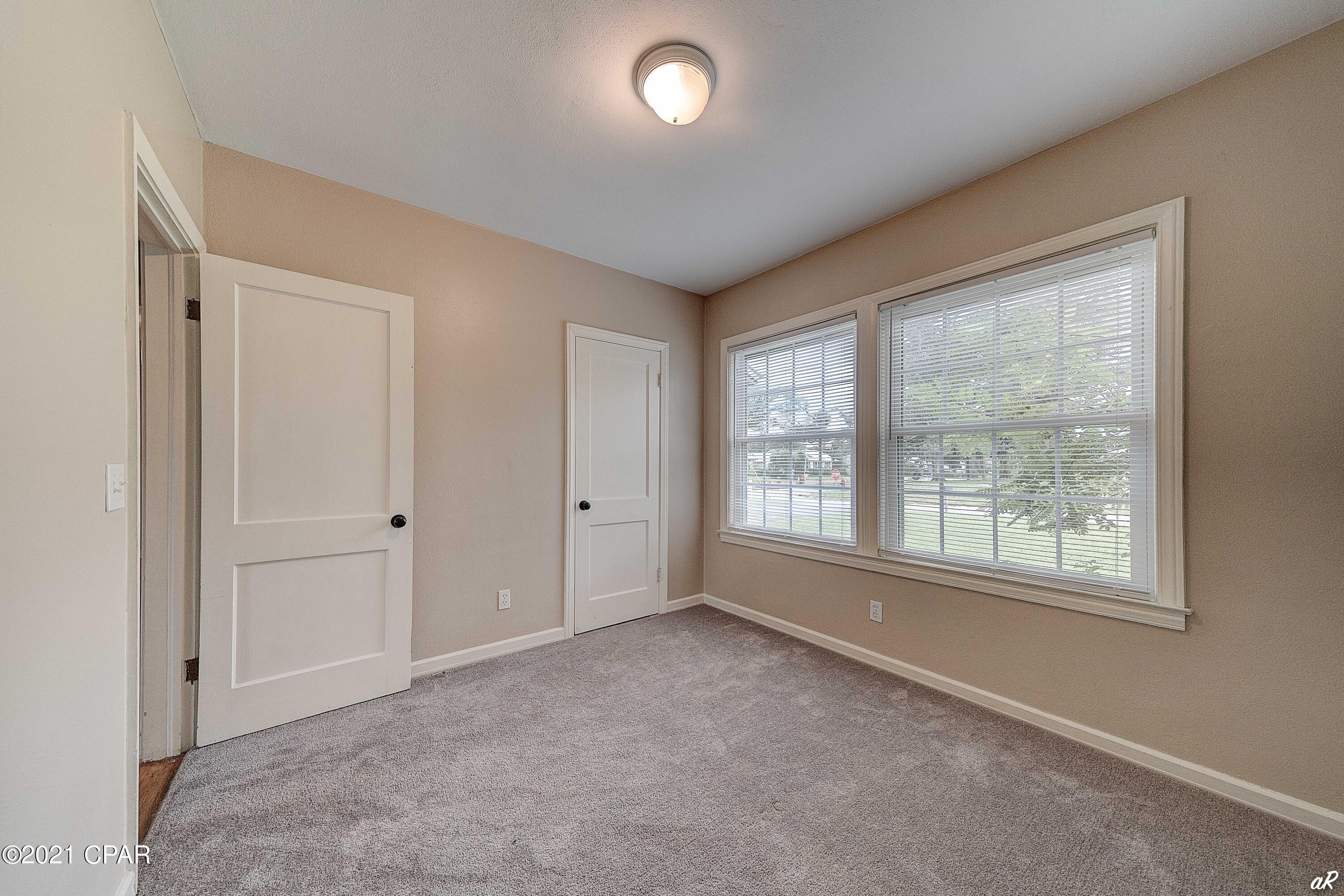 Cove Terrace 3rd Add - Residential Lease