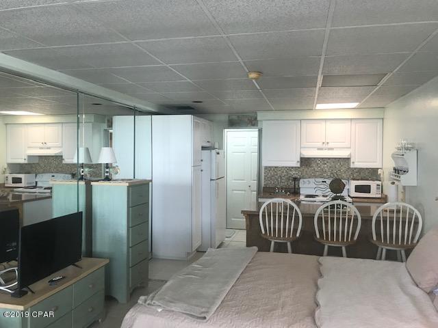 Fontainebleau Terrace - Residential