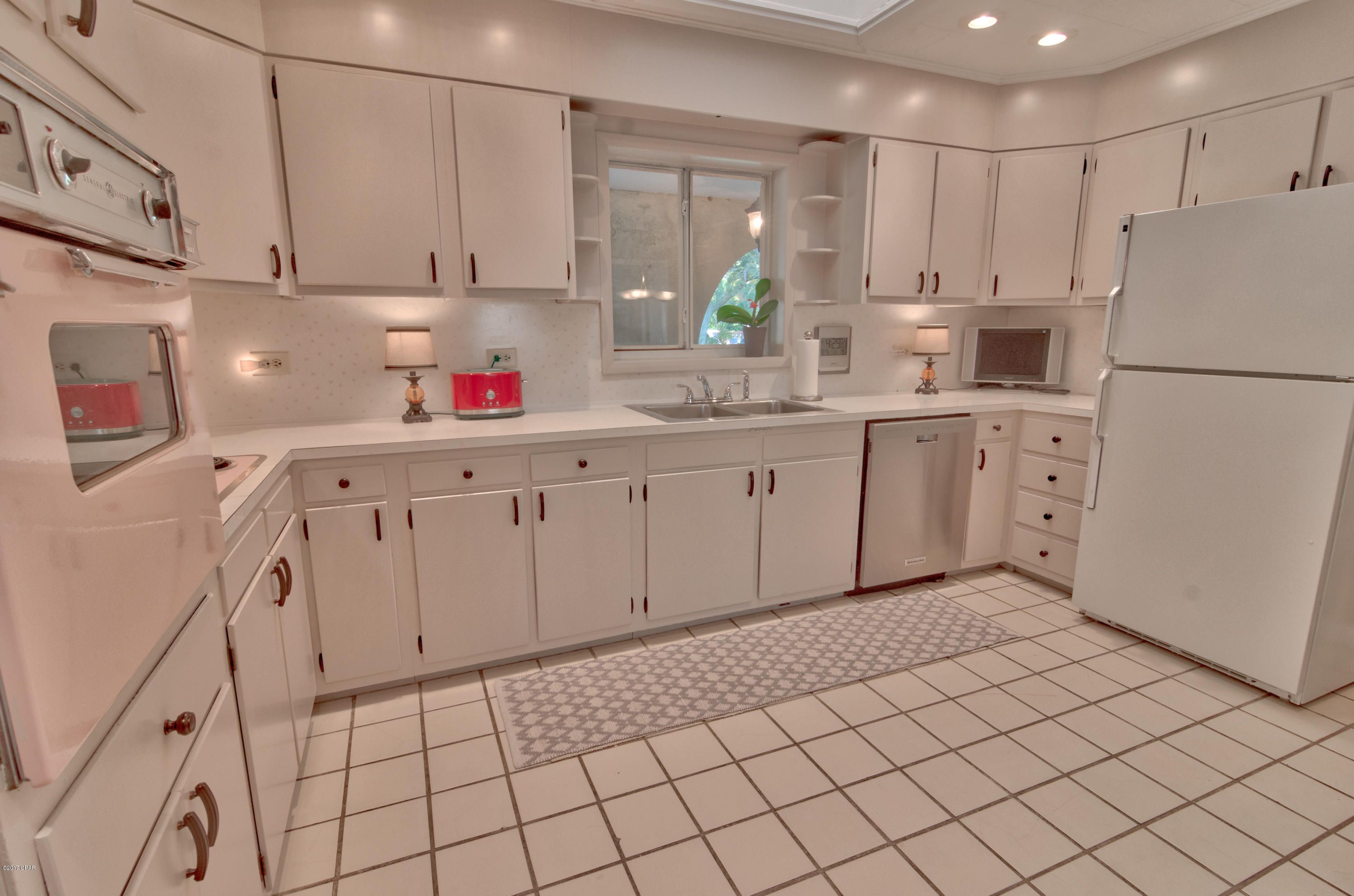 Lullwater Beach - Residential