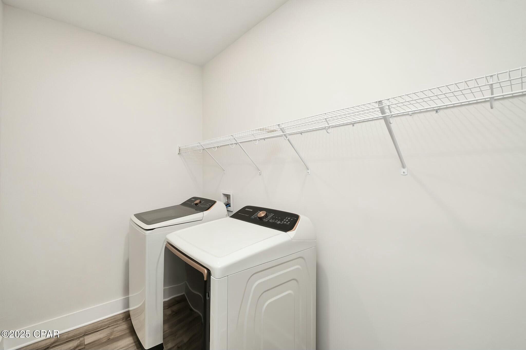 Cessna Landing - Residential