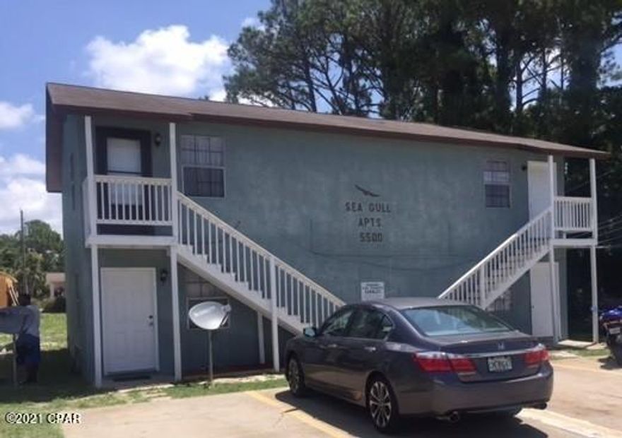 Apartment located conveniently to the beach and shopping. This 1 bedroom, 1 bath home apartment with a nice layout. Upstairs unit.



*water, sewer, pest control and lawn service included*



*No Pets*