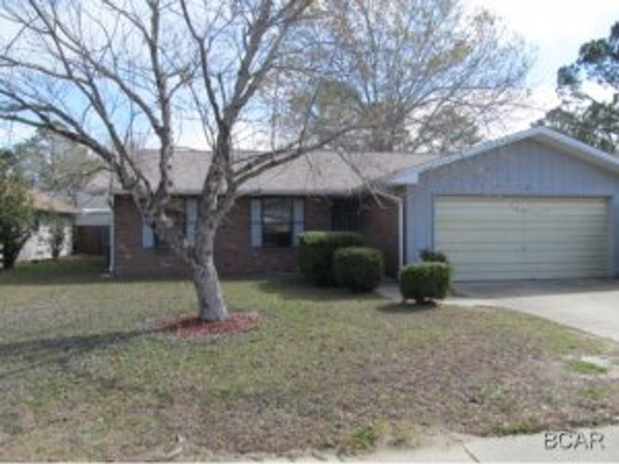 3BR 2BA Callaway home with 2 car garage, fenced back yard and freshly painted interior. Close to TAFB! Pets Negotiable!