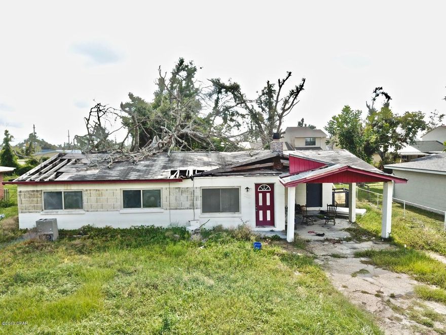 Investment opportunity! If you're looking for a quick flip, a home to renovate and rent out, or just want to make it your own, this is your opportunity! With 4 bedrooms, 2 bathrooms, a covered carport, and over 1,600 sq.ft this home has potential to make a great income.