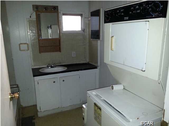 Laguna Beach 7th Add - Residential Lease