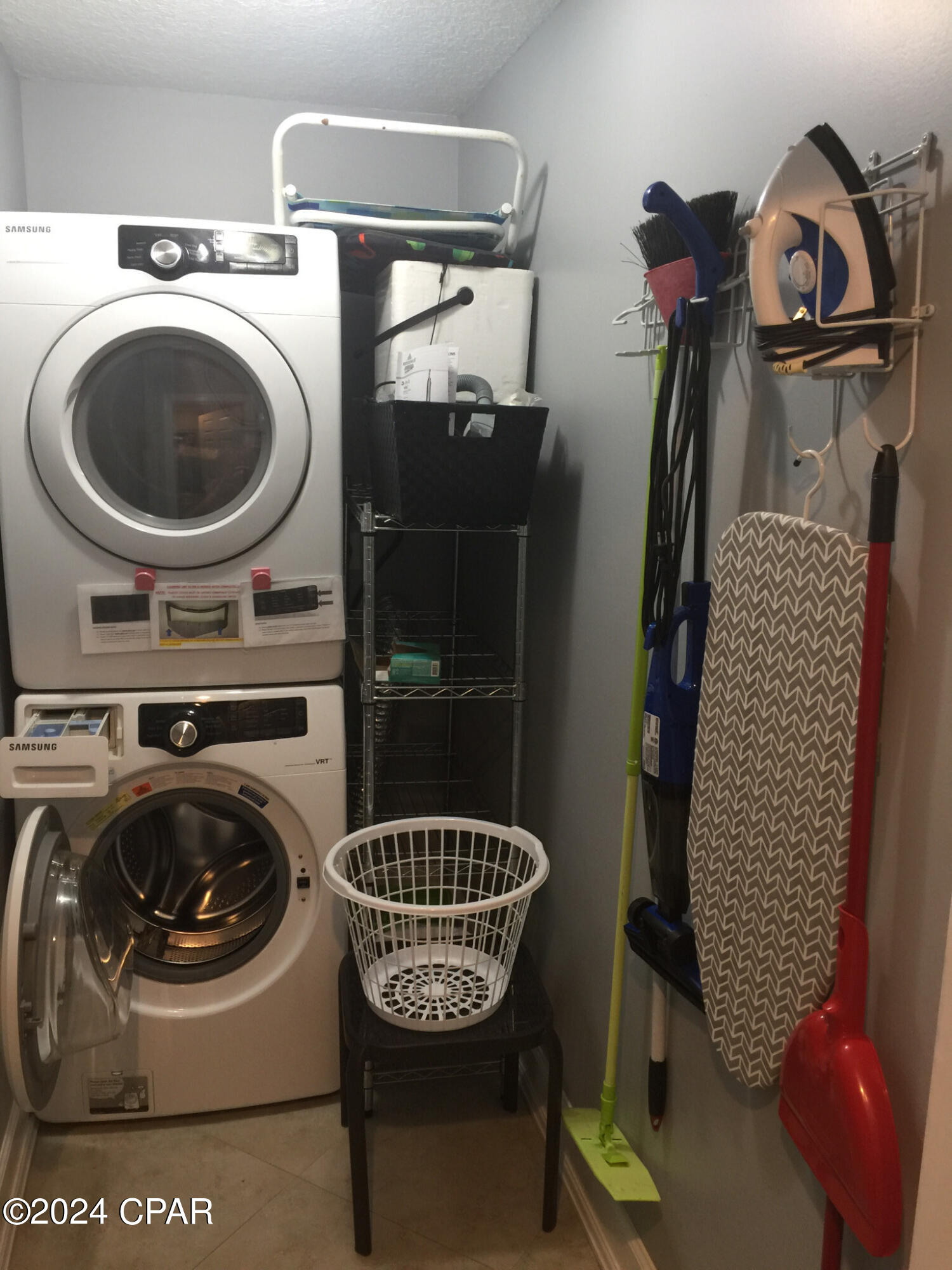 Tropic Winds - Residential