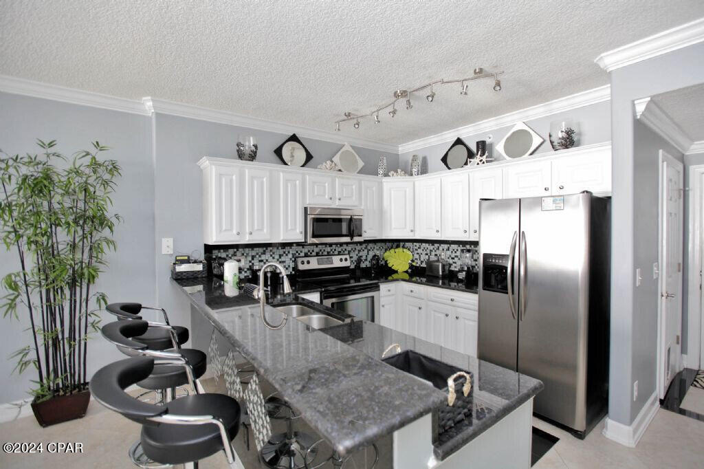 Tropic Winds - Residential